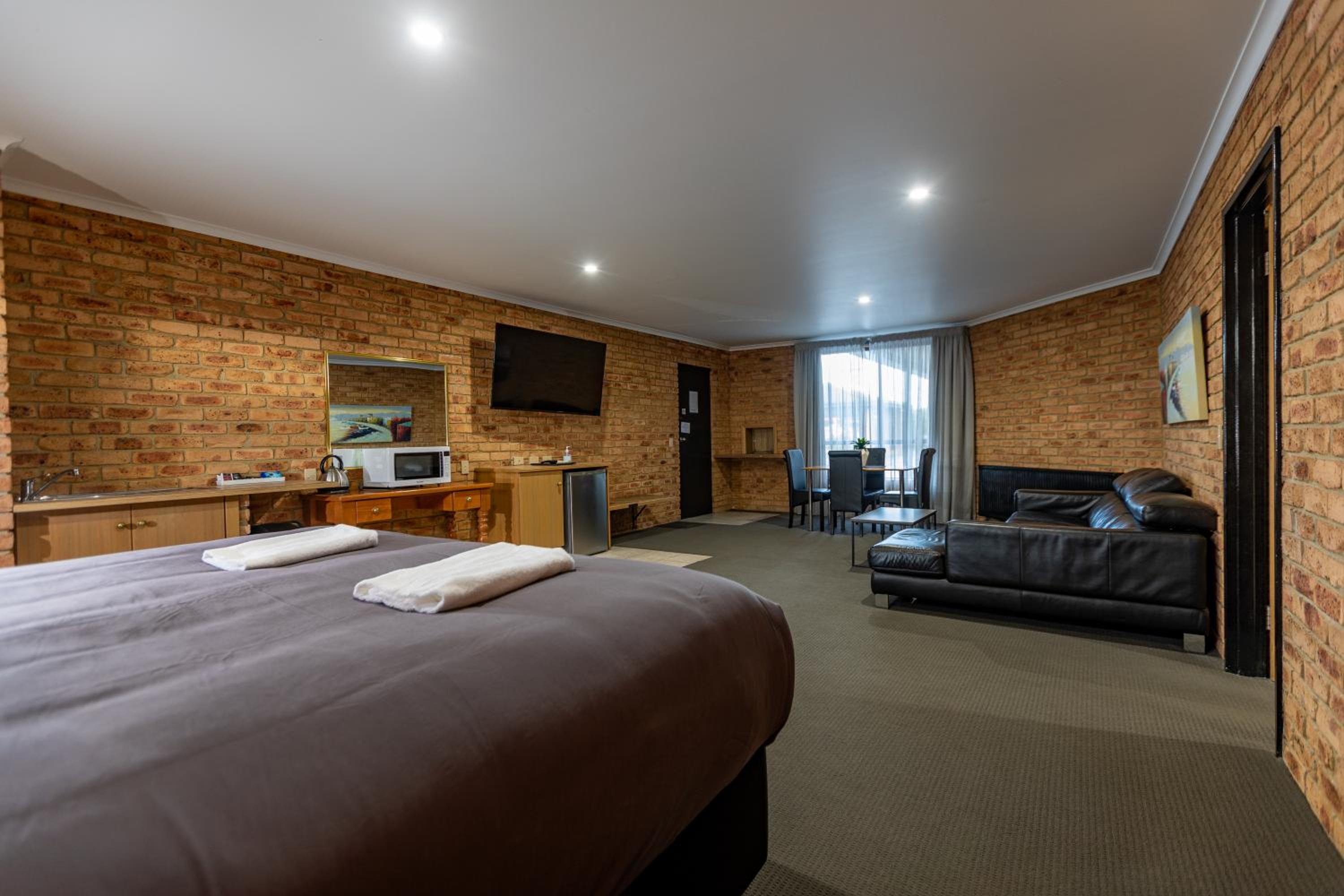 Two-Bedroom Apartment - Photo 10