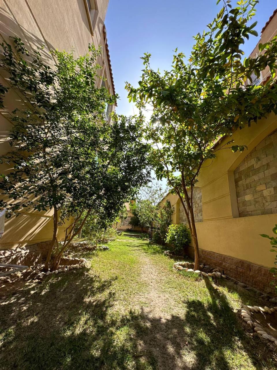 Two-Bedroom Deluxe Apartment with Garden View photo 3