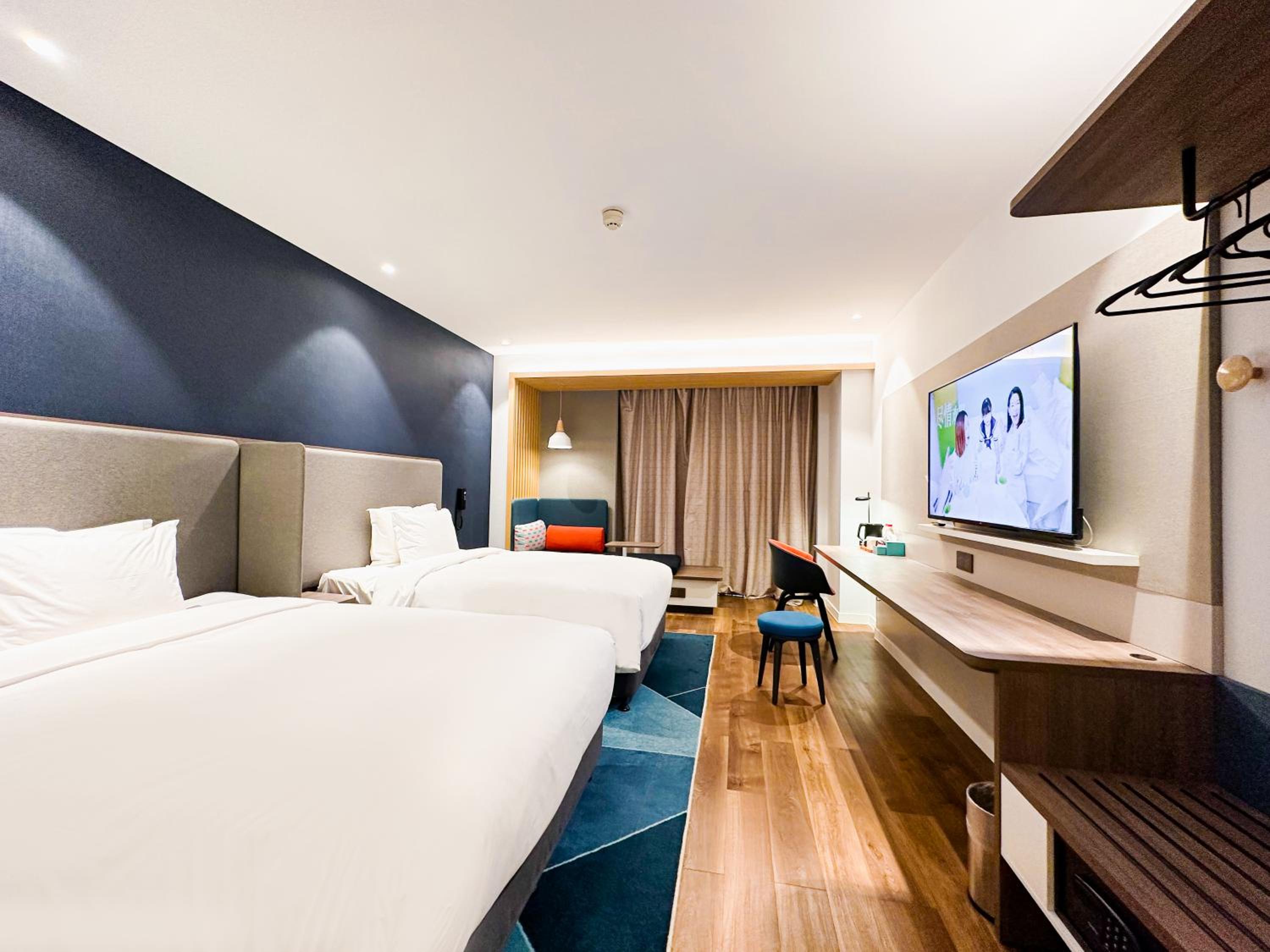 Standard Twin Room - Photo 3