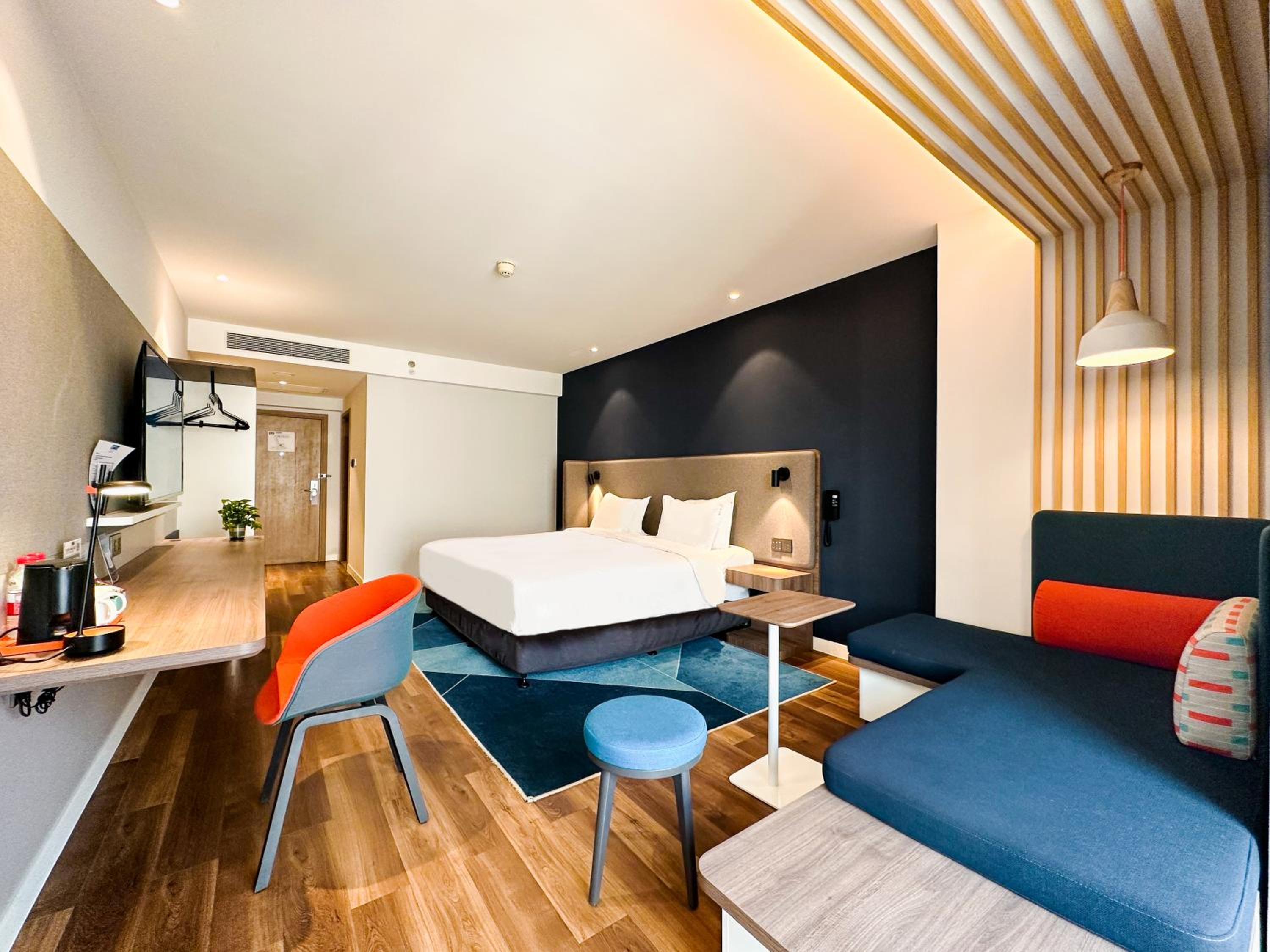 Standard King Room - Photo 1