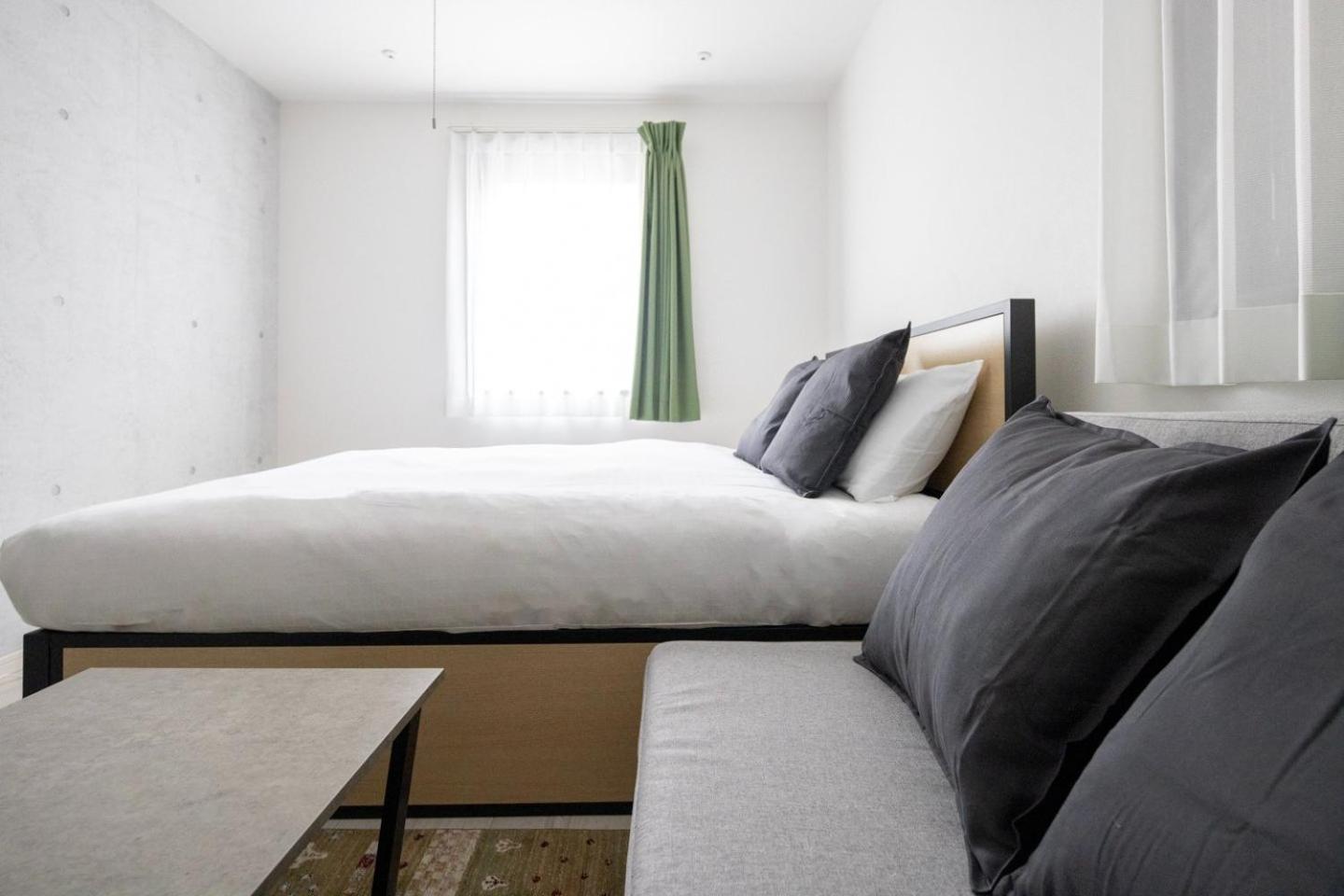 One-Bedroom Apartment photo 1
