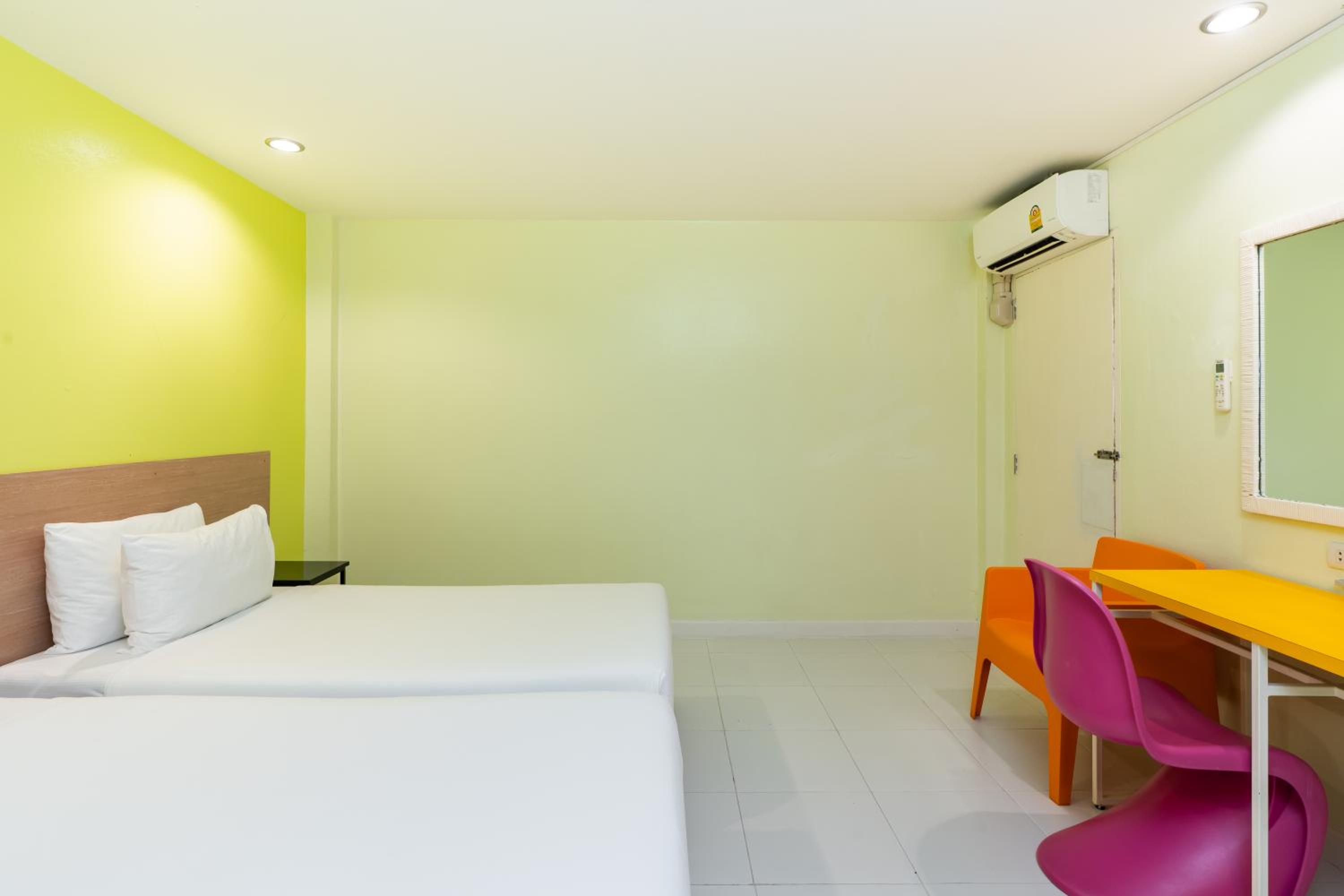 Standard Double or Twin Room - No Window - Photo 5
