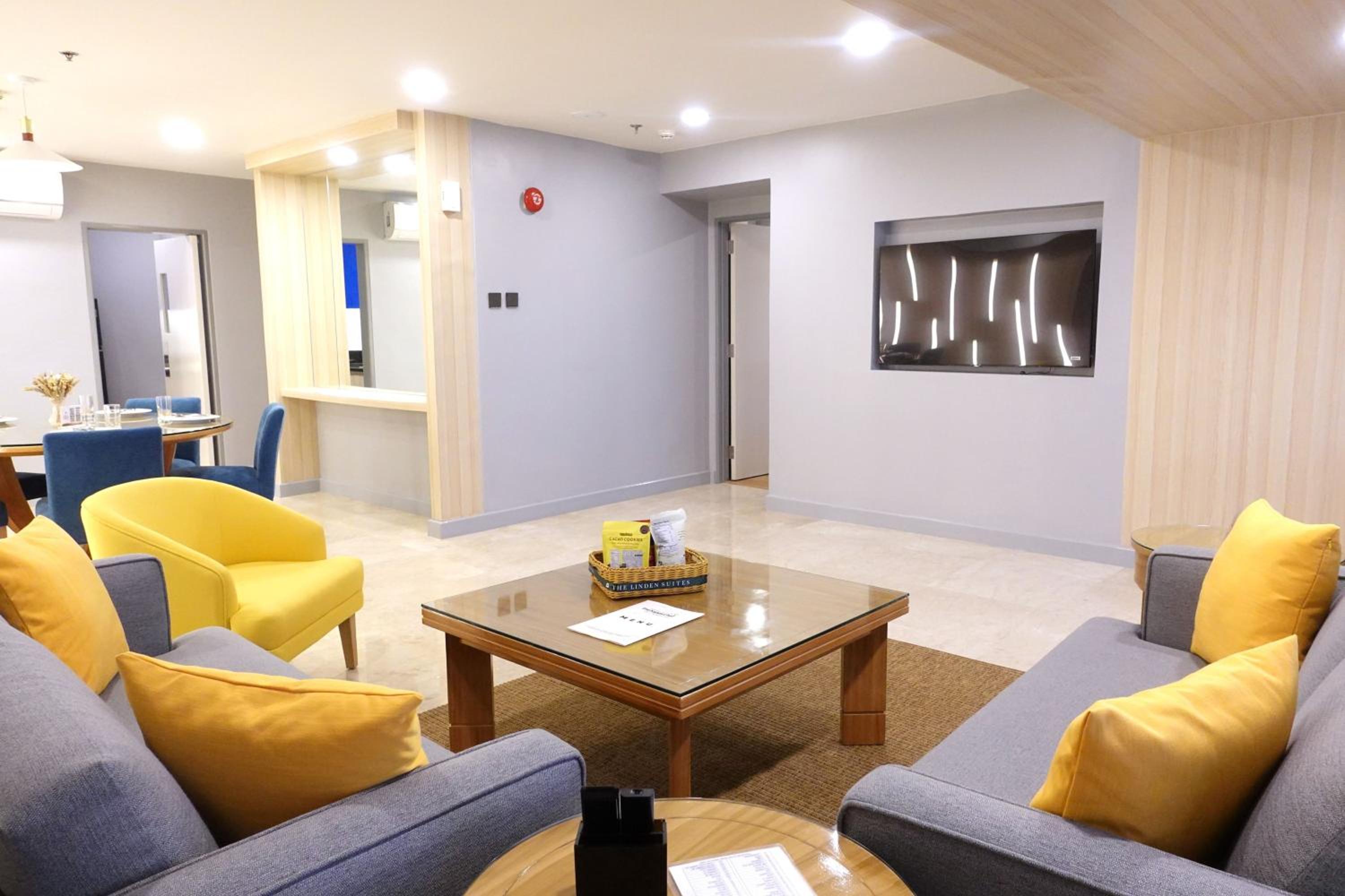 Refreshed Two Bedroom Suite - Photo 5