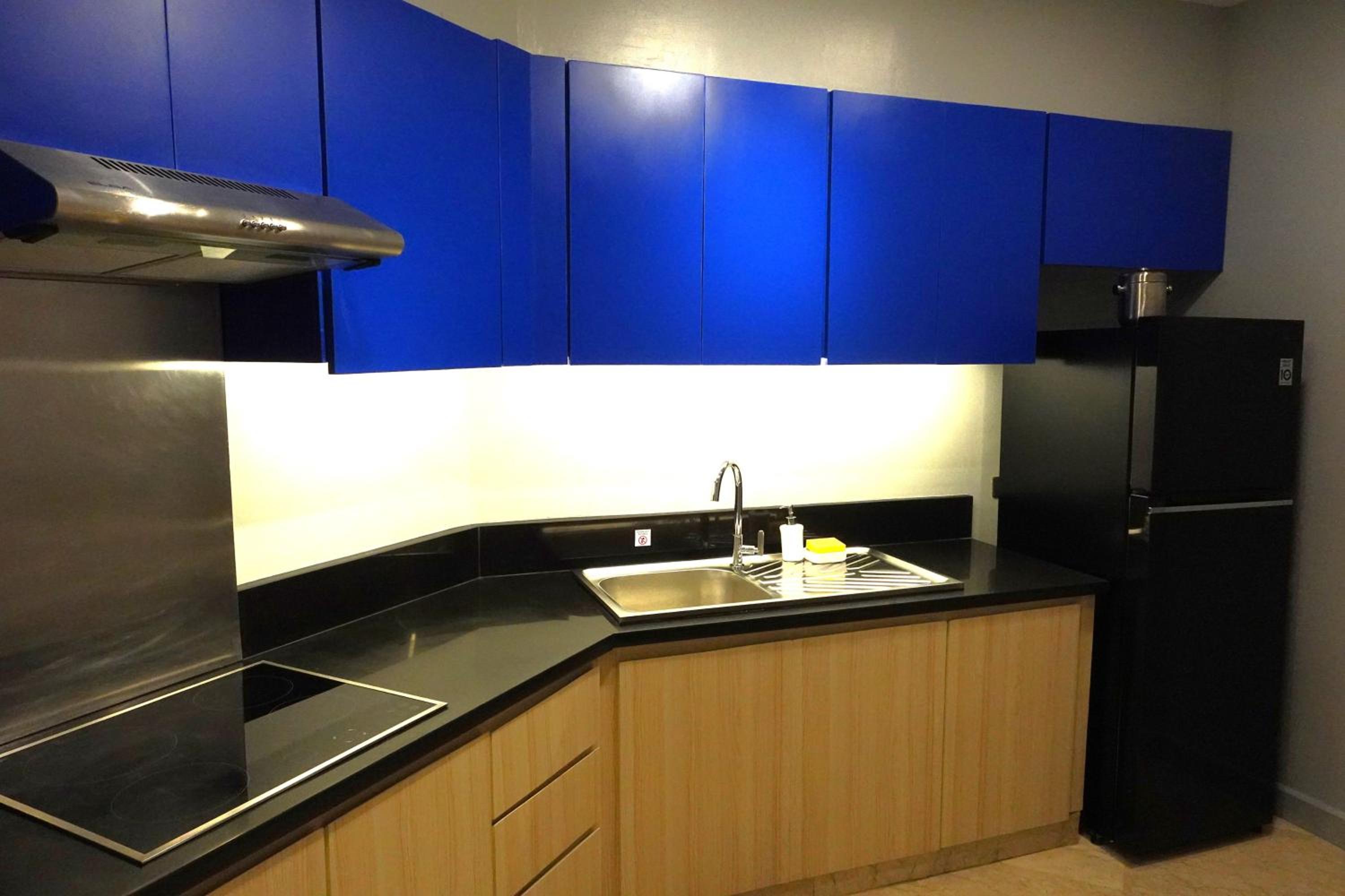 Refreshed Two Bedroom Suite - Photo 4