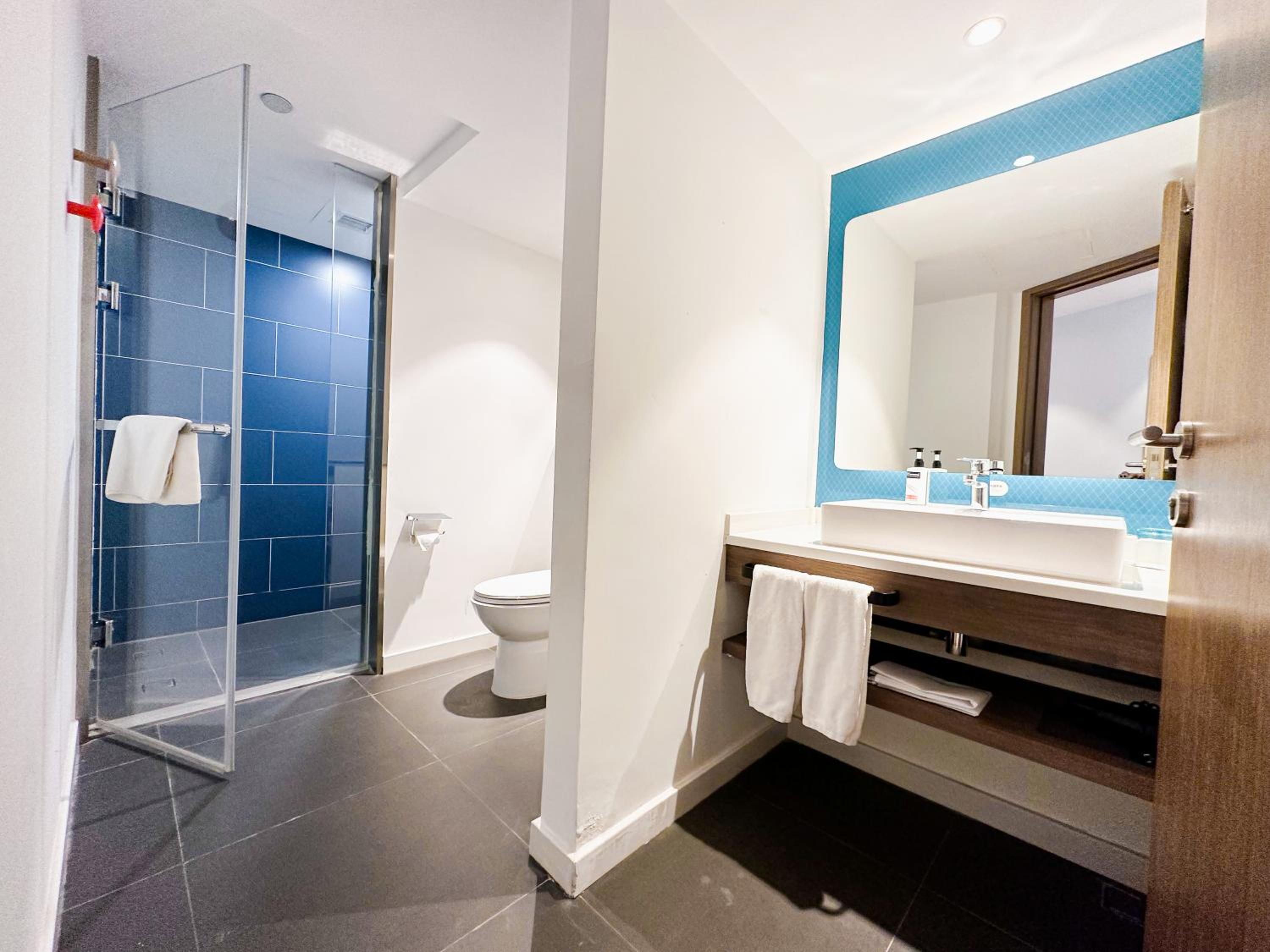King Suite - Photo 6