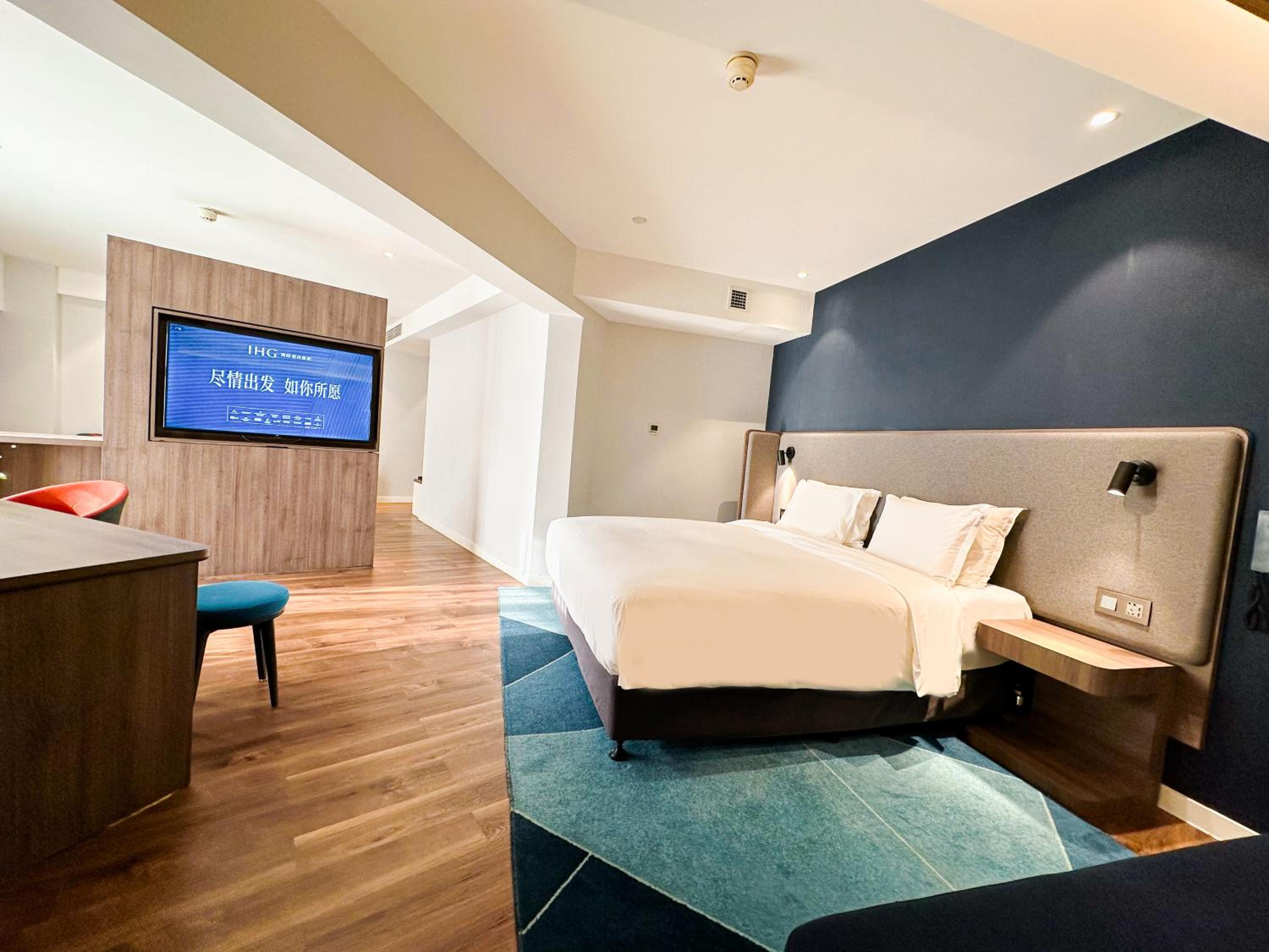King Suite - Photo 3