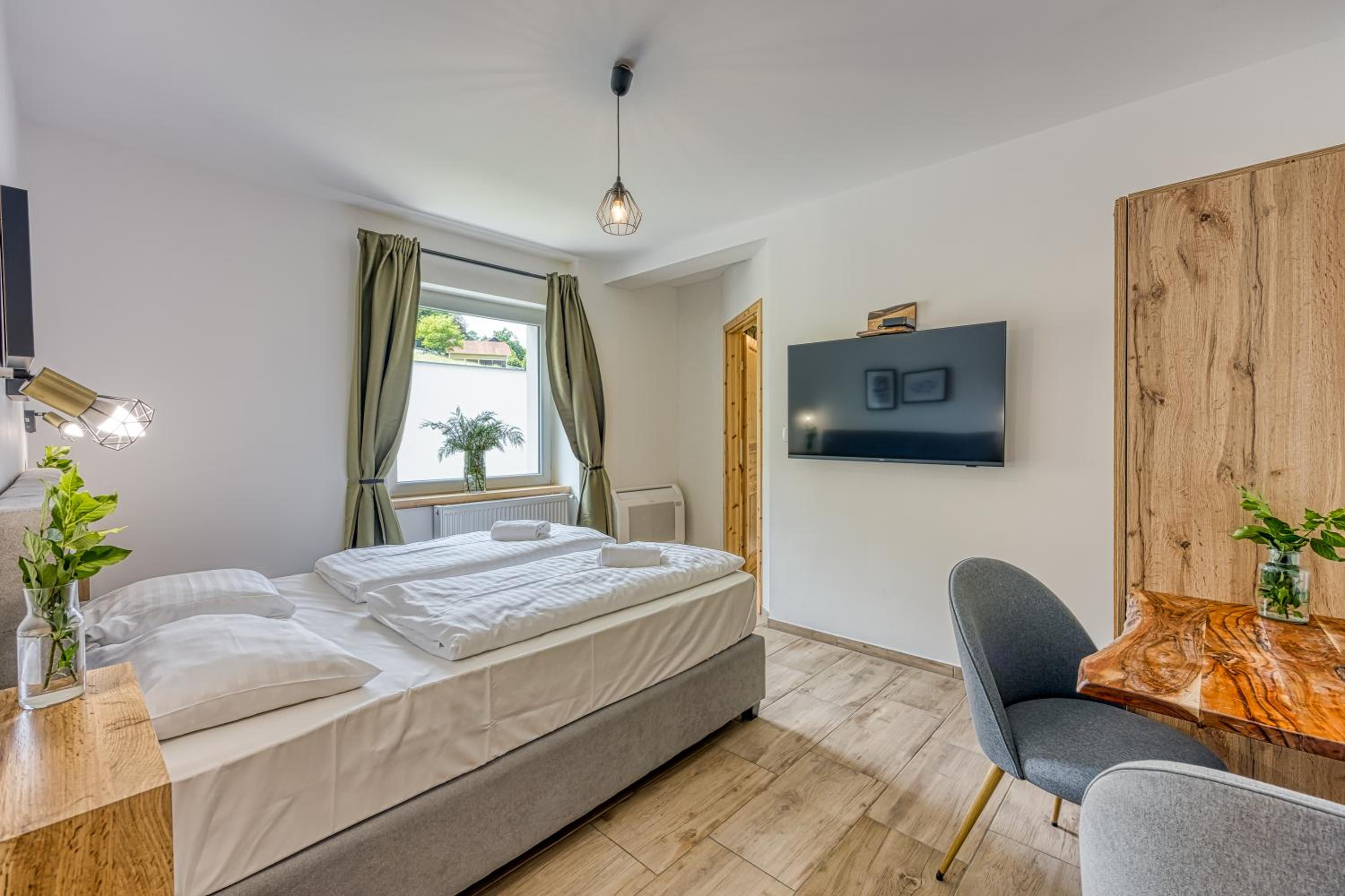Deluxe Double Room with Shower photo 1