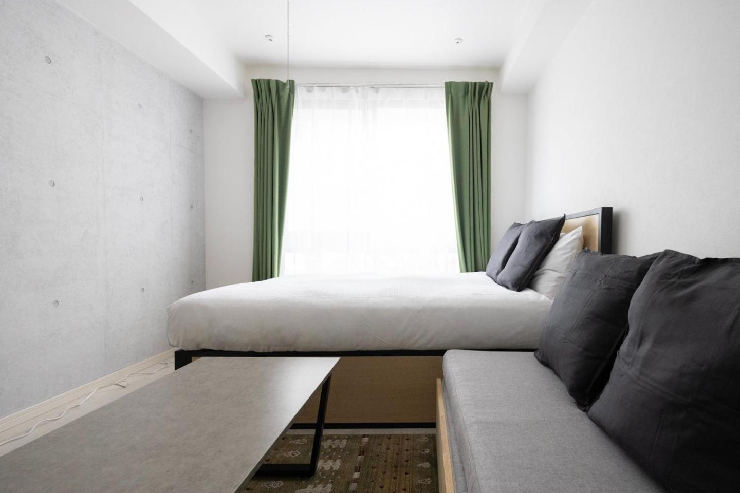 One-Bedroom Apartment photo 1