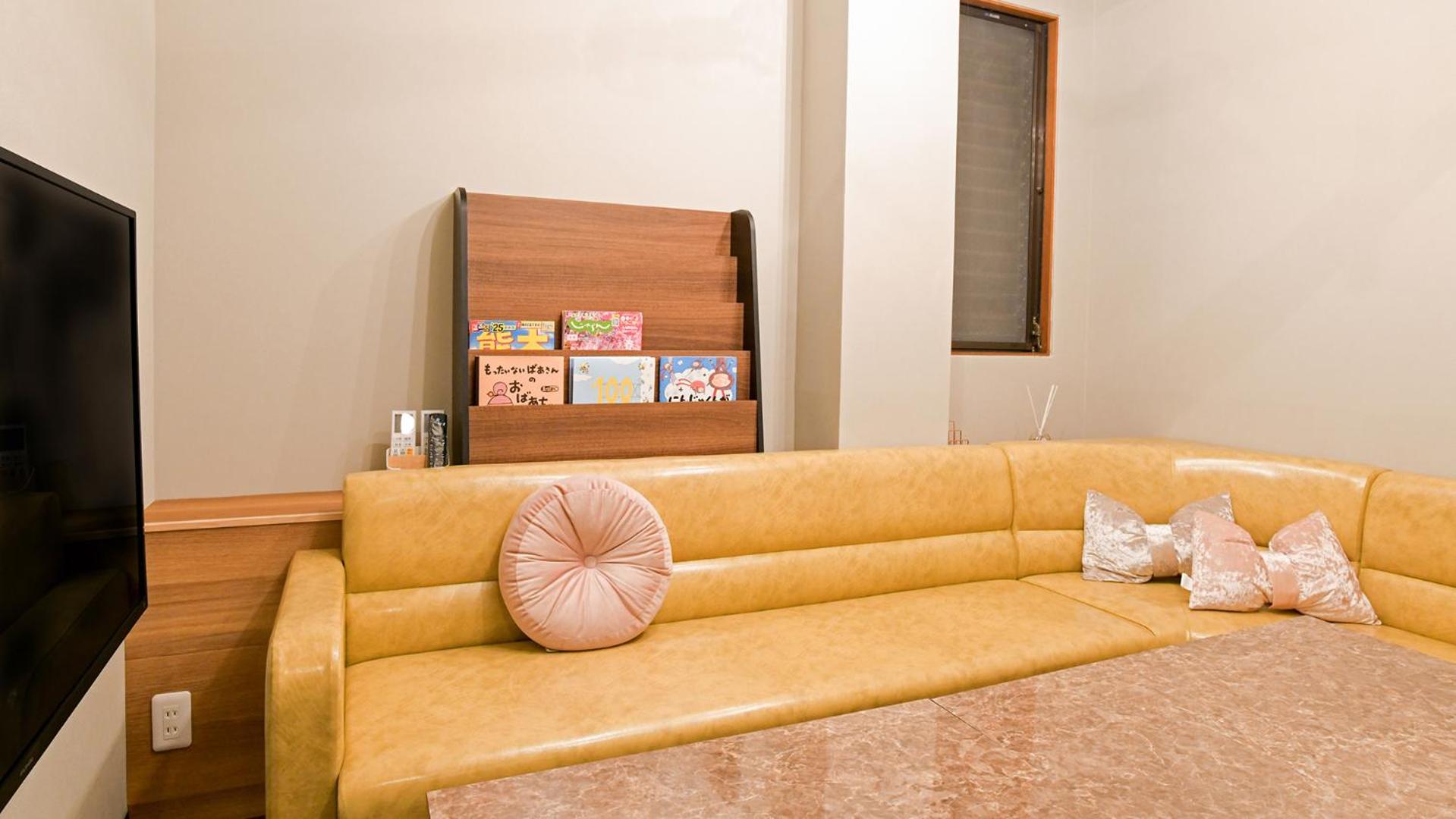 One-Bedroom Apartment photo 2