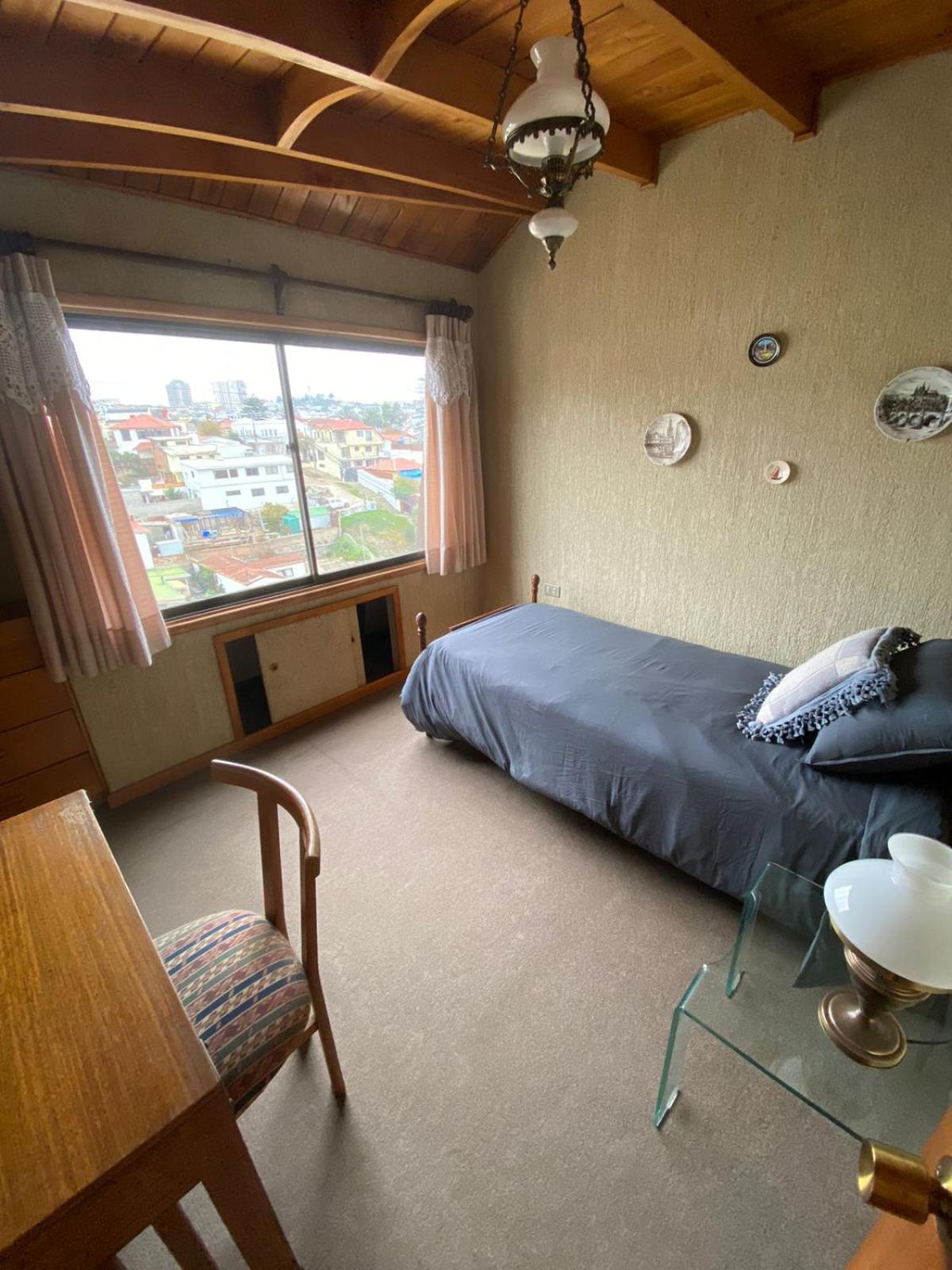 Single Room with Shared Bathroom photo 3