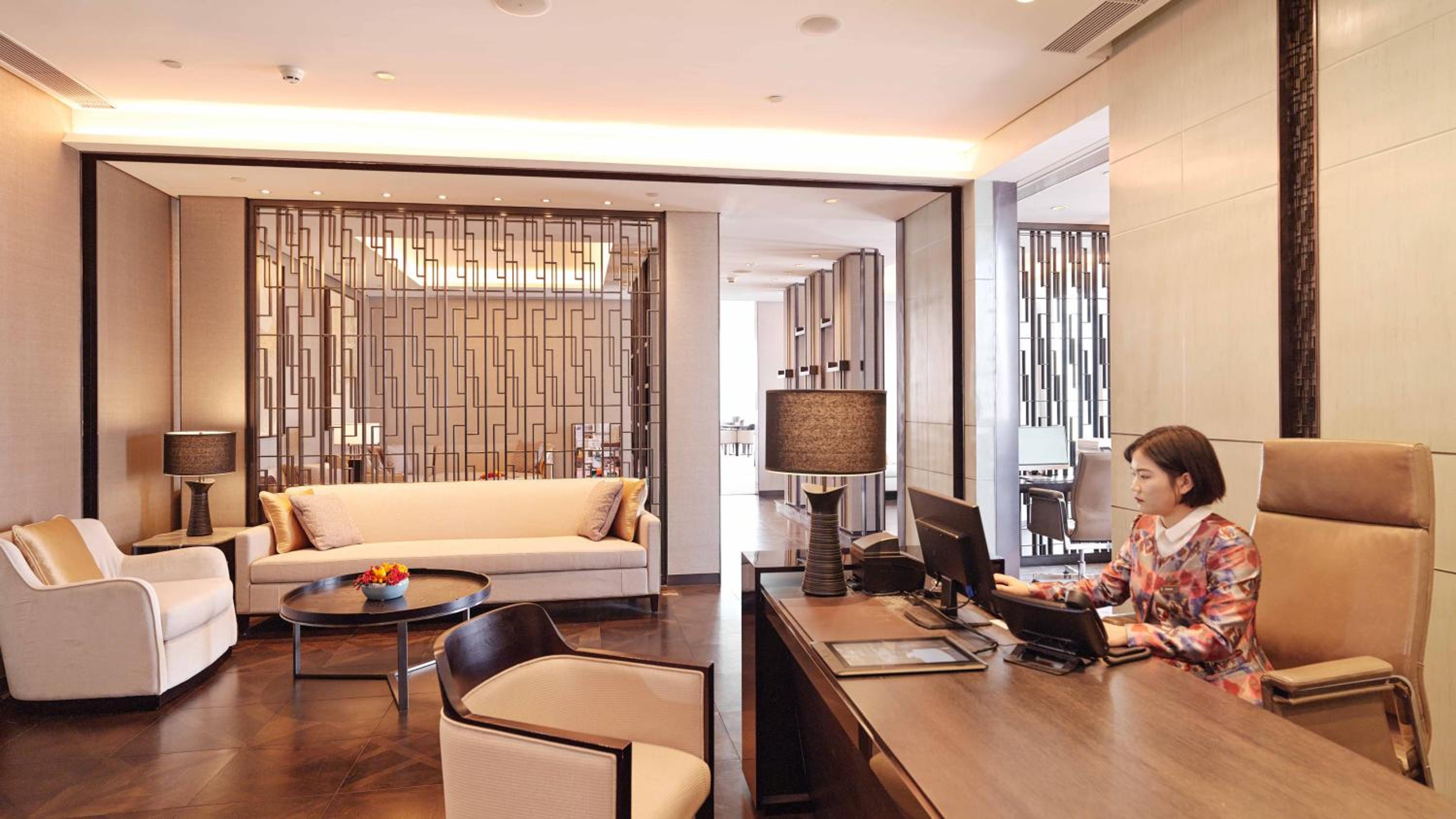 Classic King Room with City View