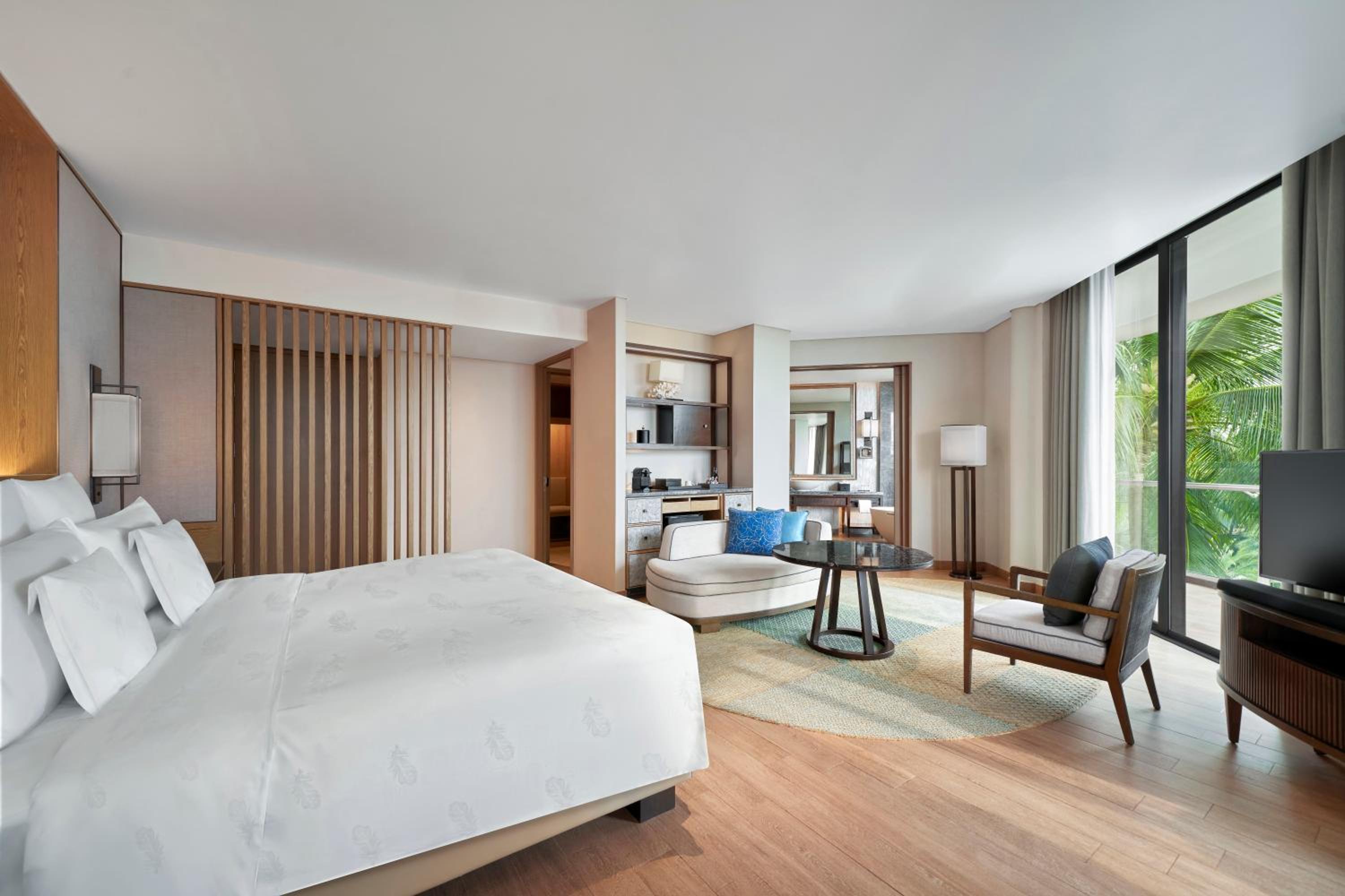 Junior King Suite