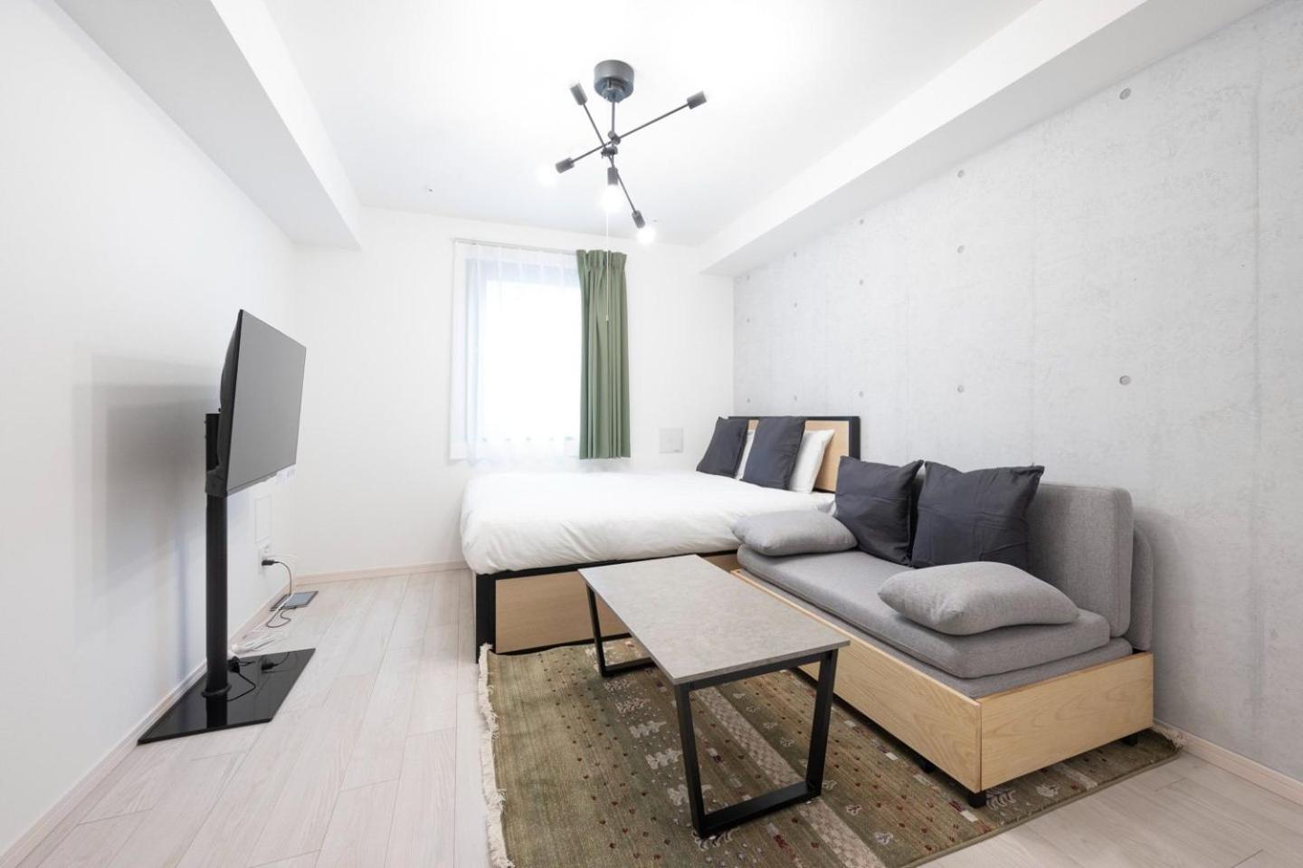 One-Bedroom Apartment photo 2