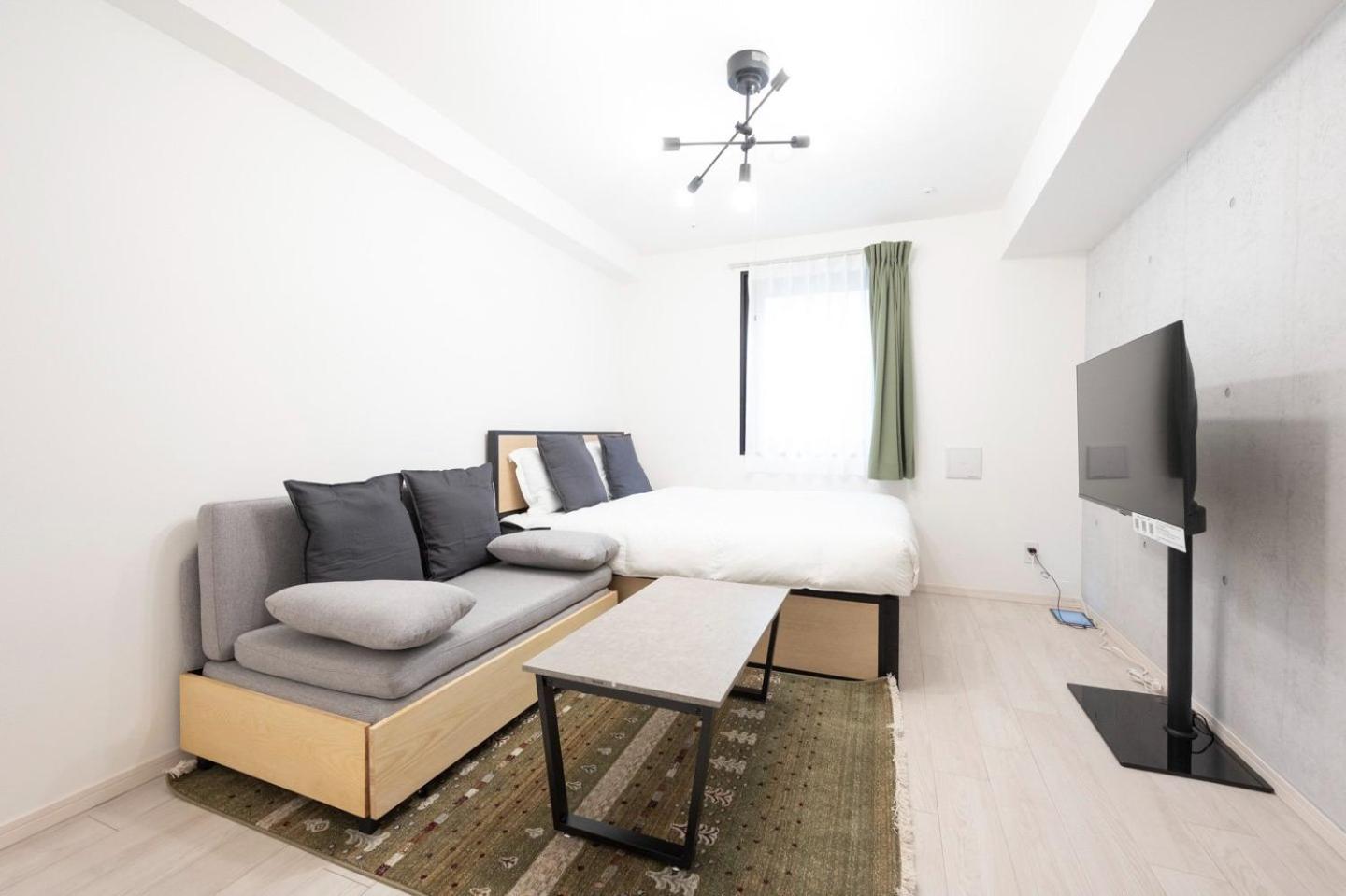 One-Bedroom Apartment photo 1