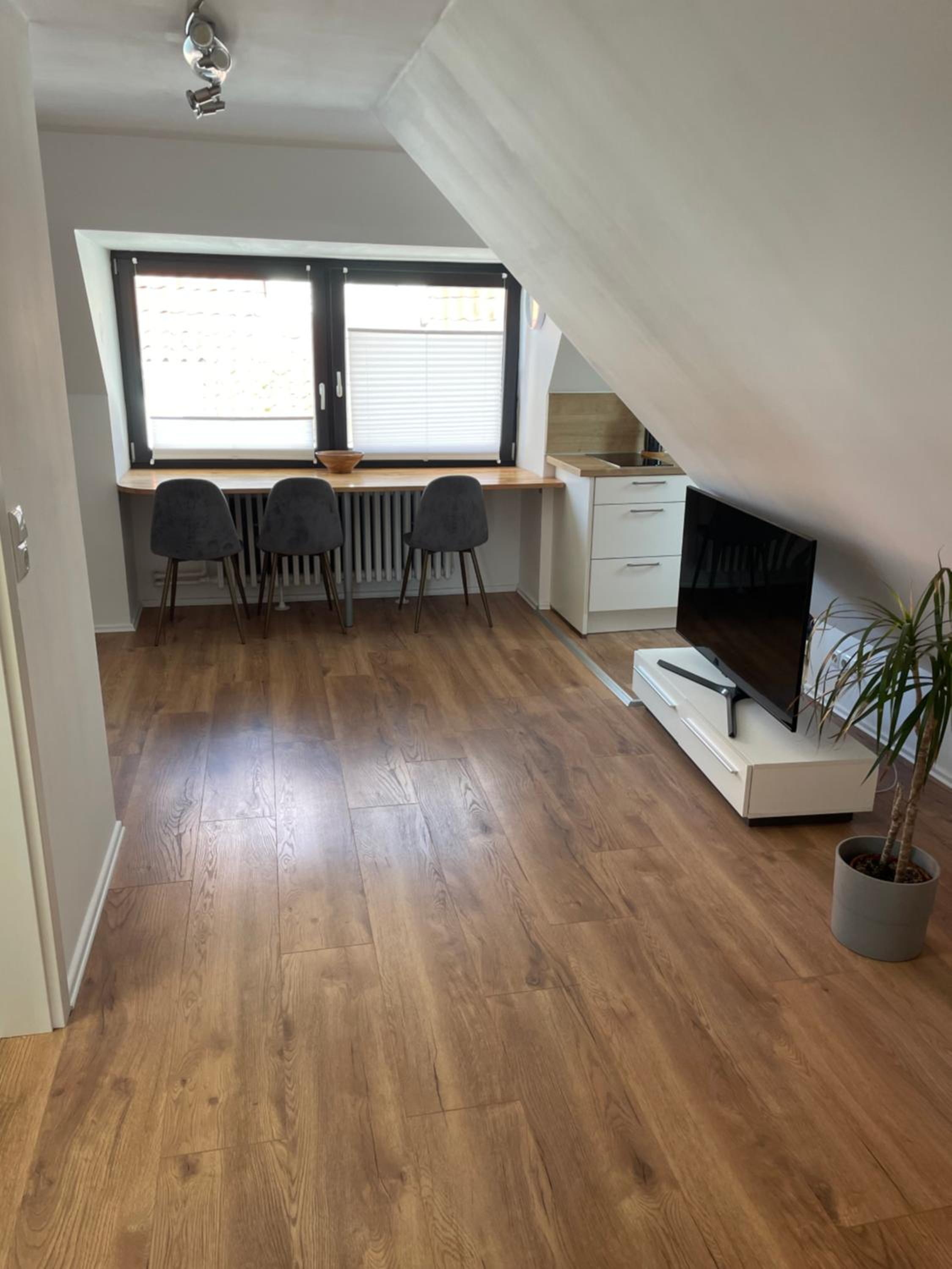 One-Bedroom Apartment - Non-Smoking photo 1