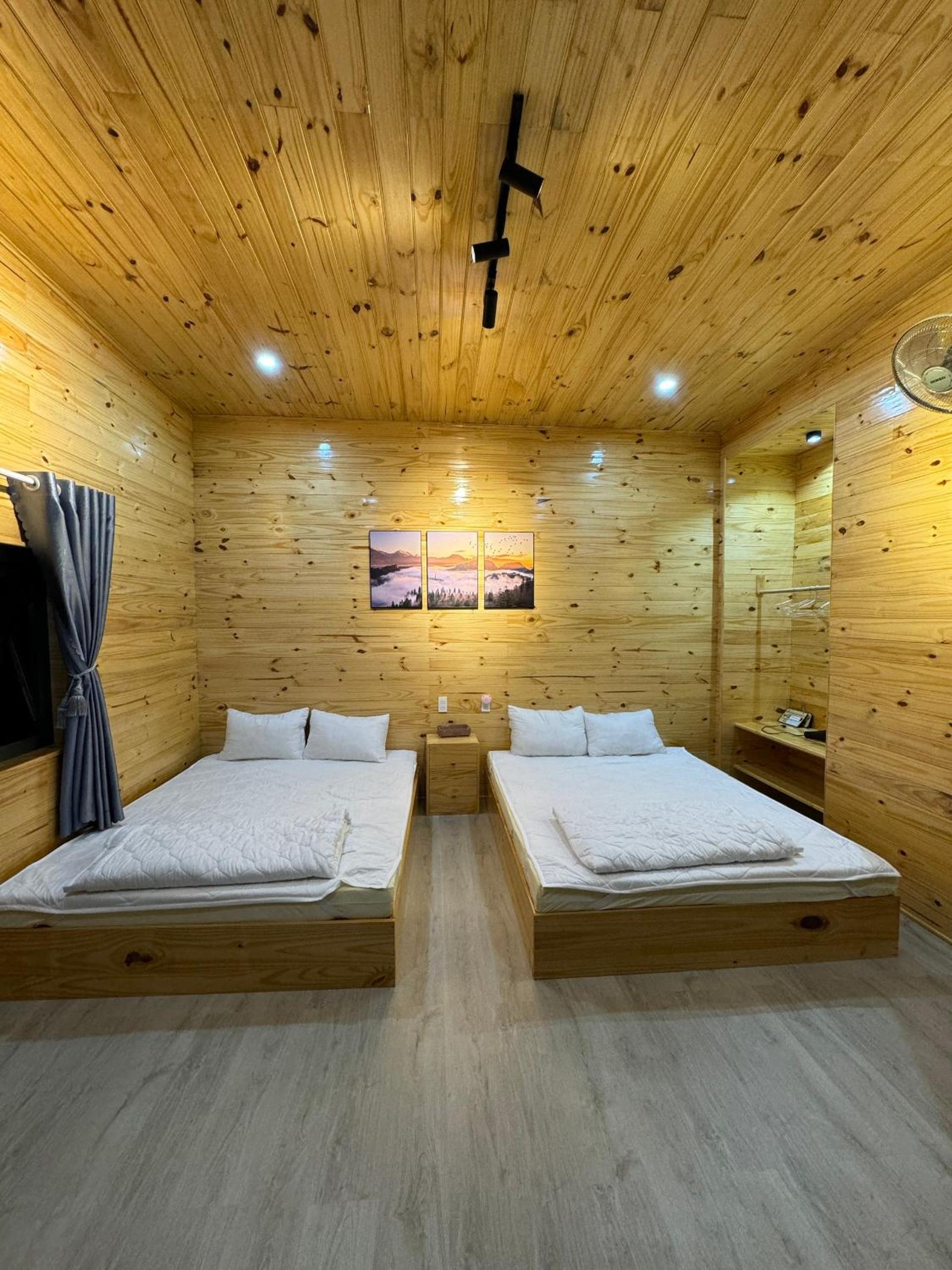 Quadruple Room with Balcony photo 1