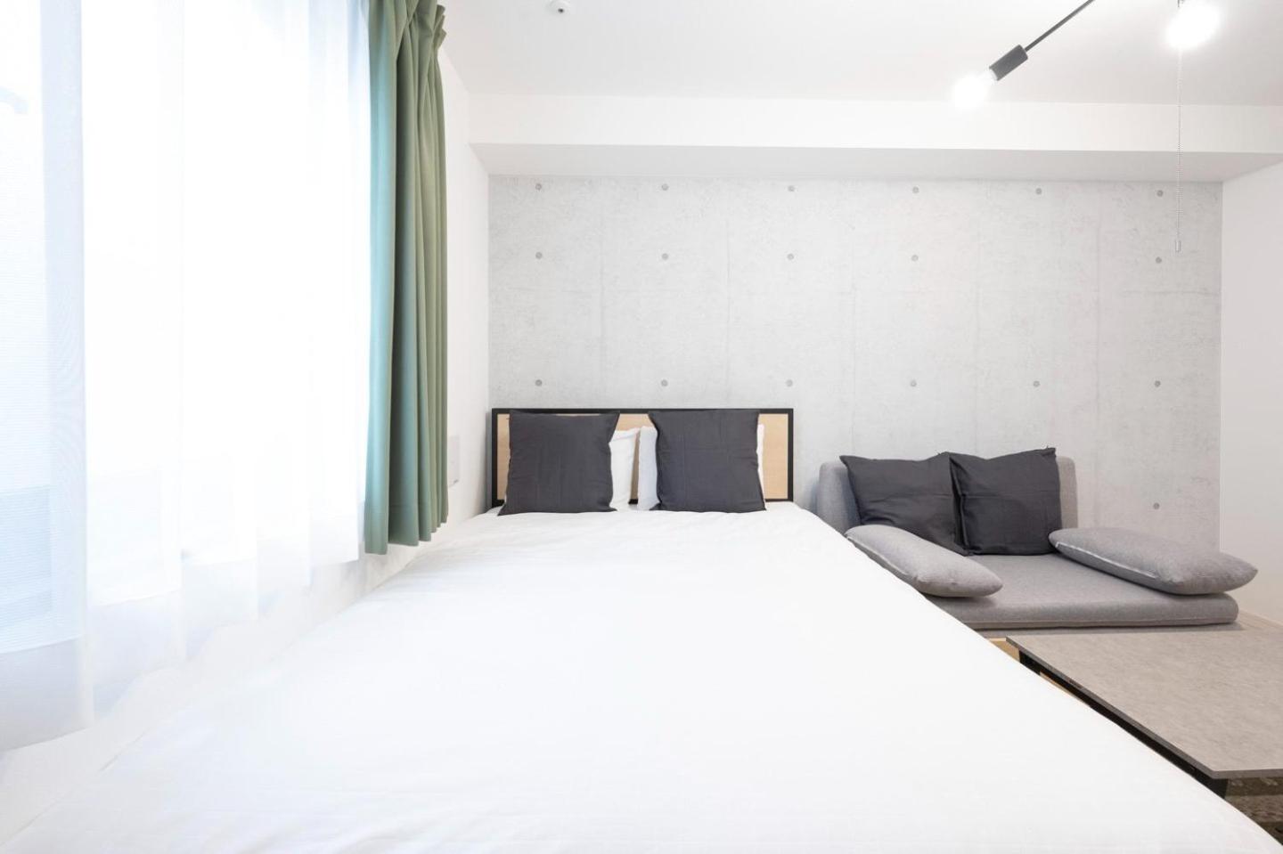 One-Bedroom Apartment photo 1