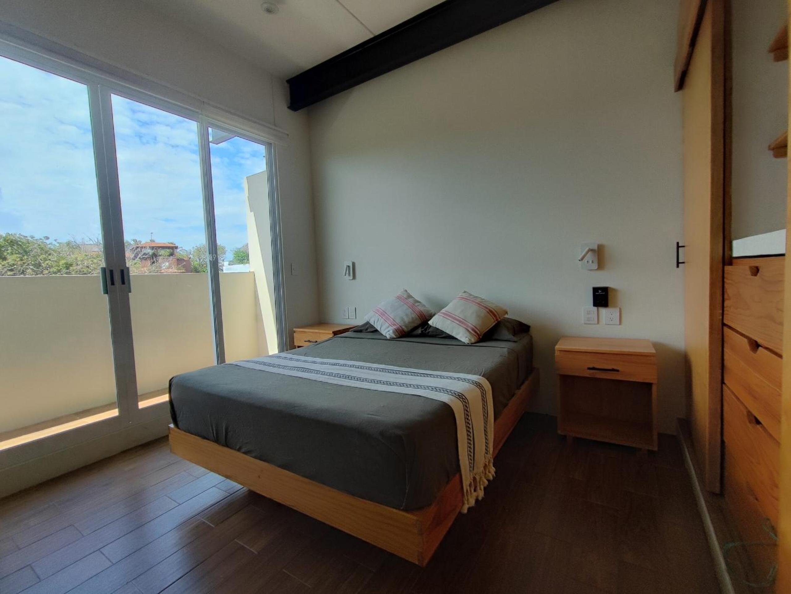 Queen Apartment with Terrace
