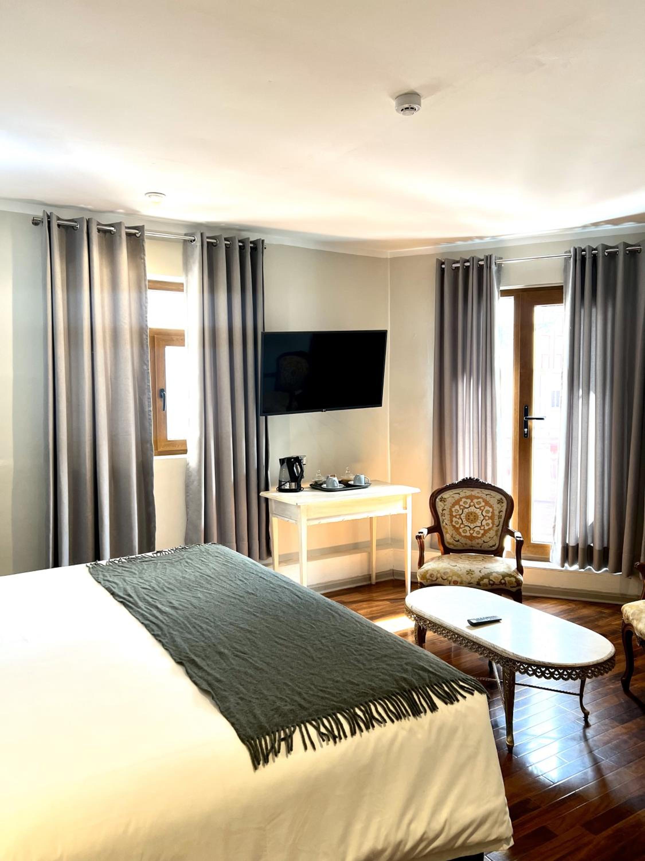 King Room with Balcony photo 3