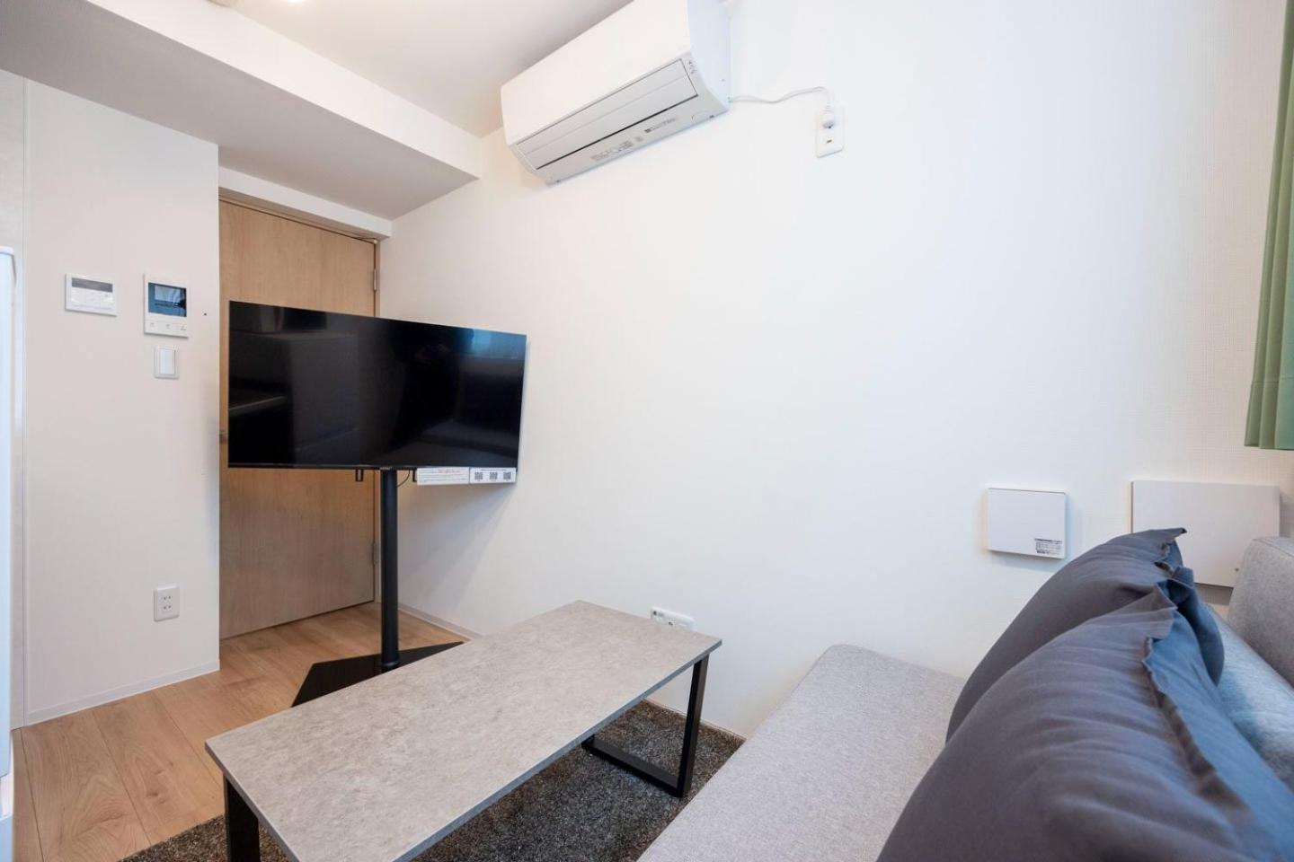 One-Bedroom Apartment photo 3