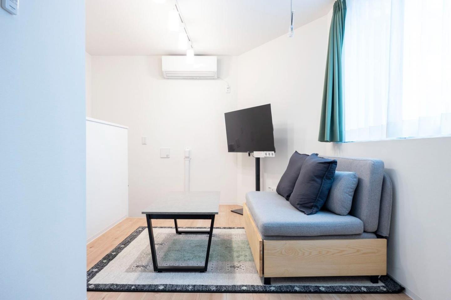 One-Bedroom Apartment photo 1