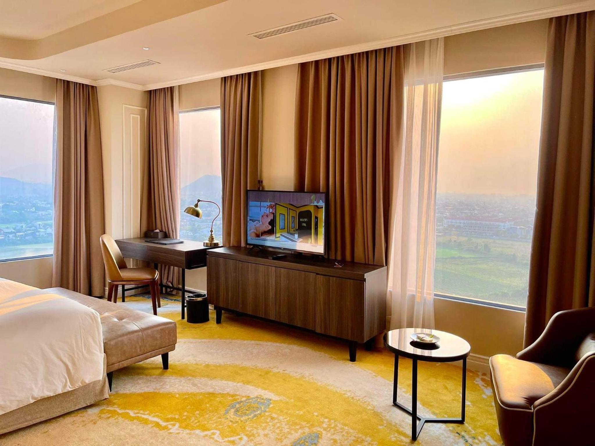 Luxury Double Room + Free Shuttle Bus To City Center - Photo 2