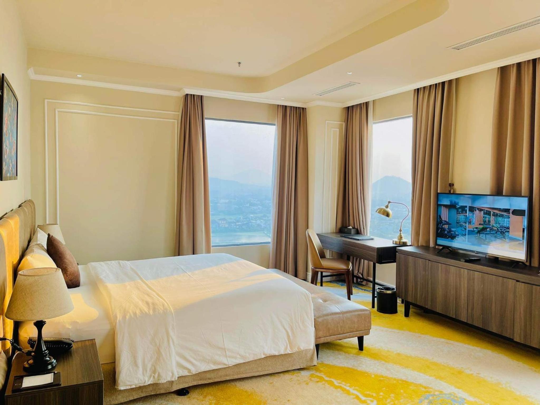Luxury Double Room + Free Shuttle Bus To City Center - Photo 3