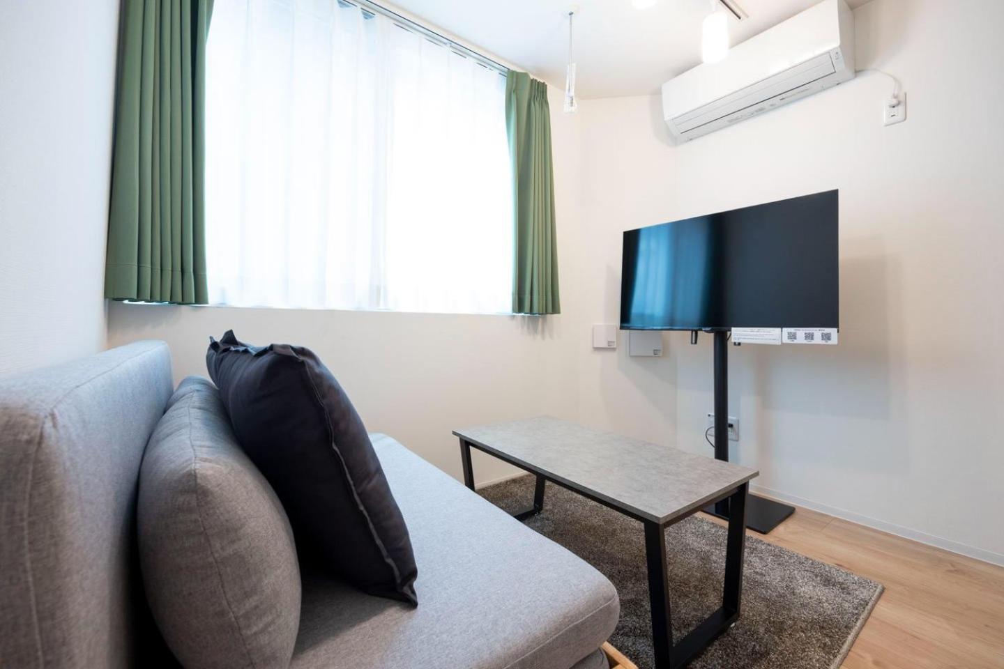 One-Bedroom Apartment photo 2