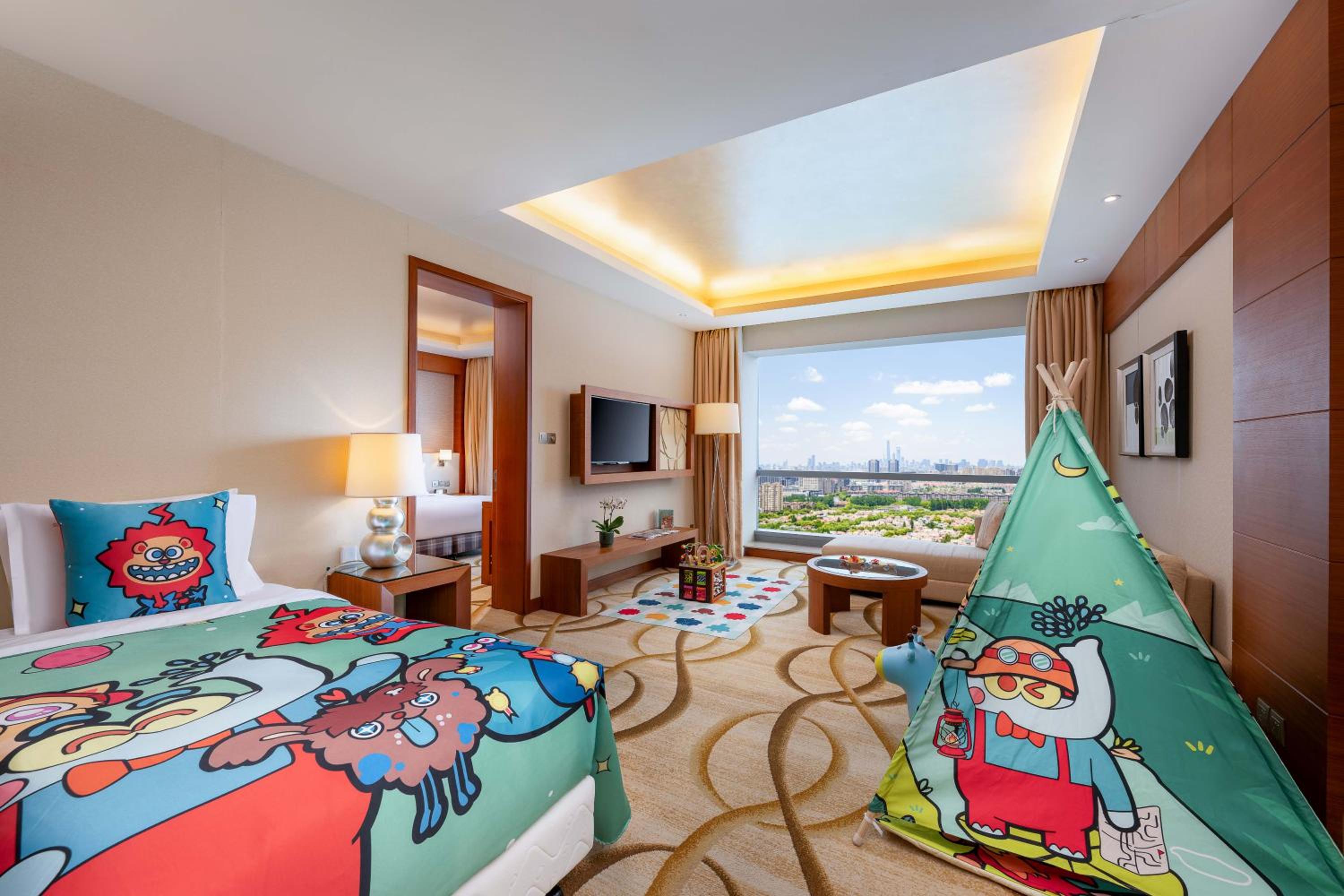 One-Bedroom Suite - Club Floor/Kid Theme