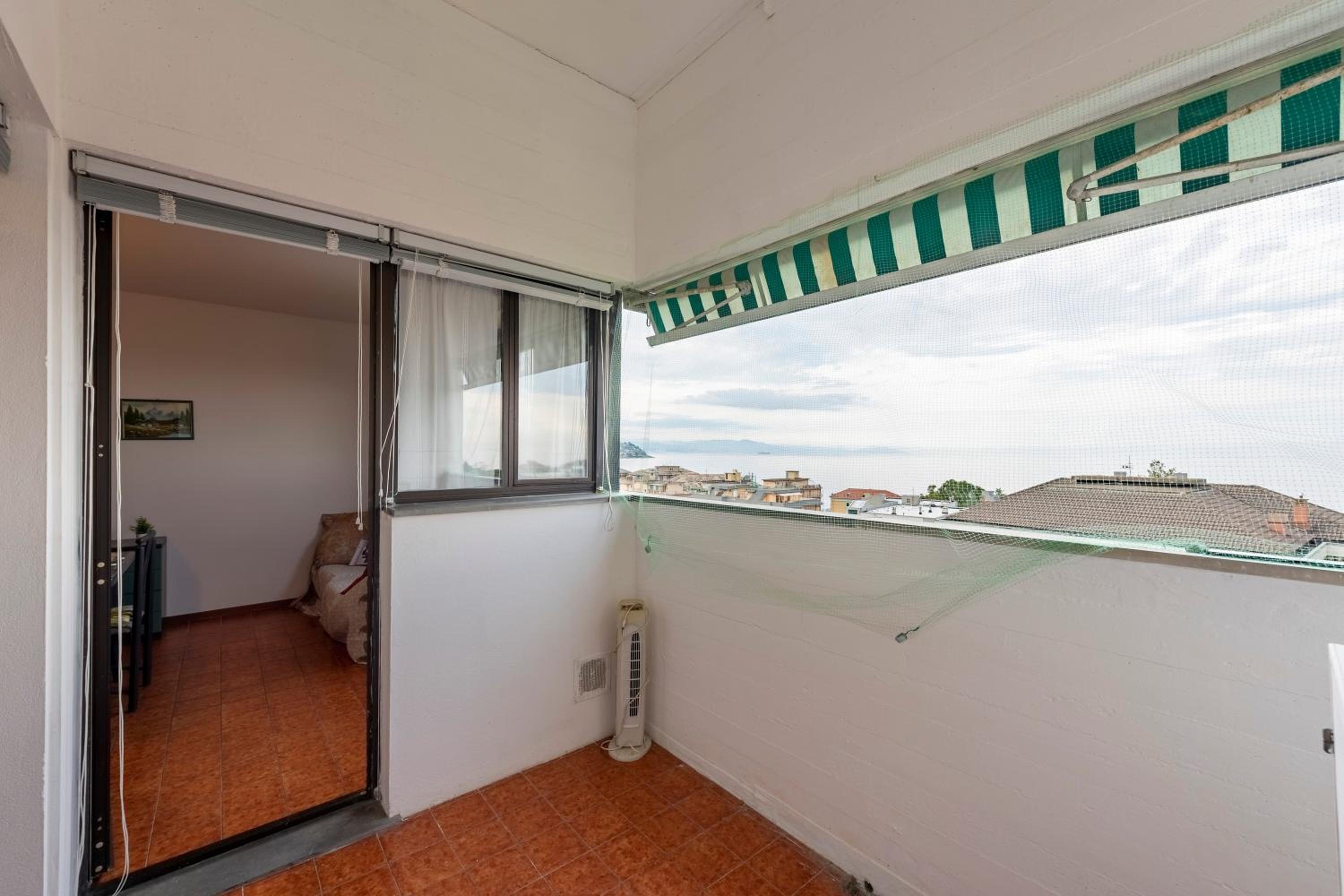 Apartment with Balcony photo 3