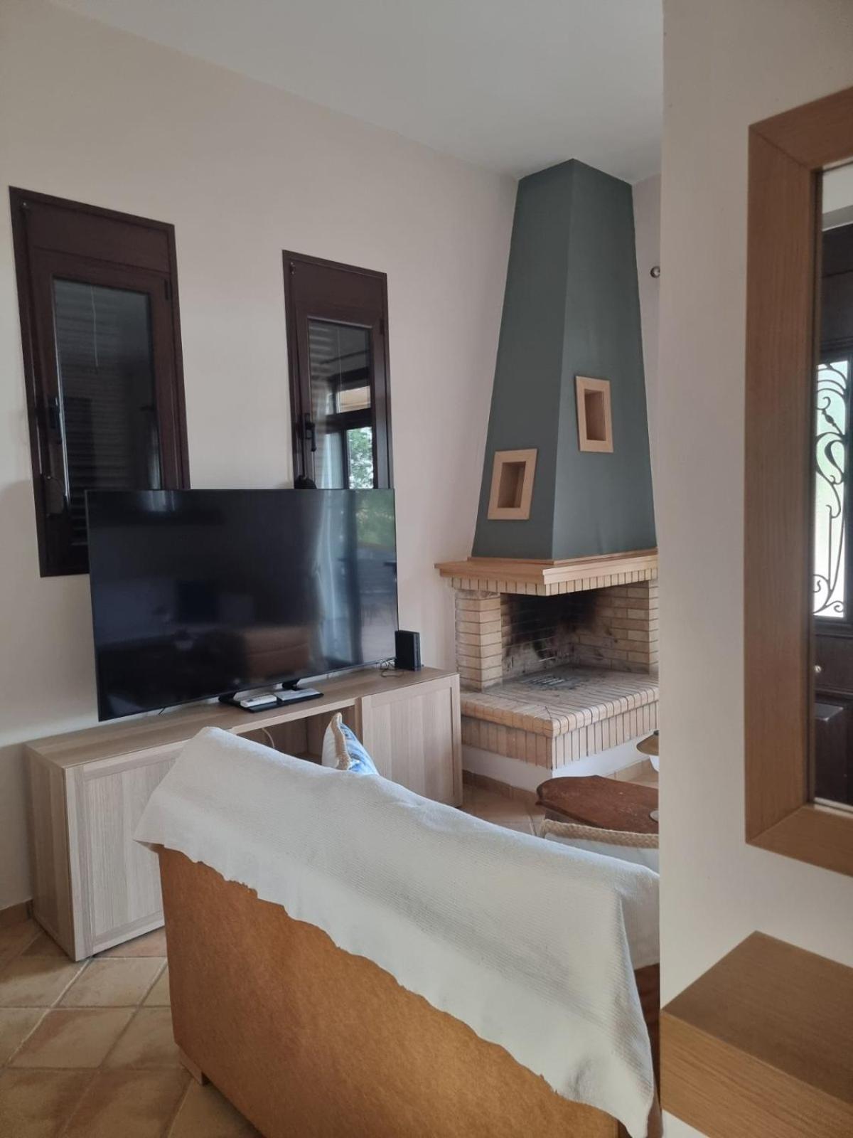 Three-Bedroom House photo 1