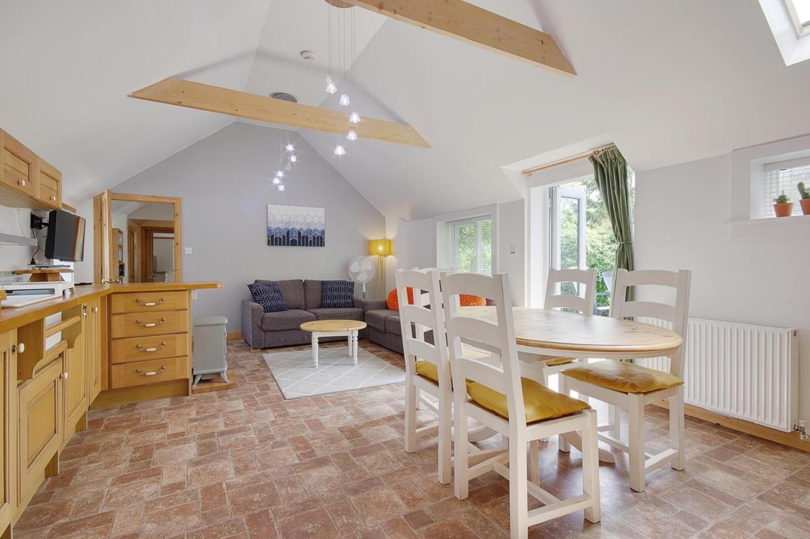 Two-Bedroom Cottage photo 2