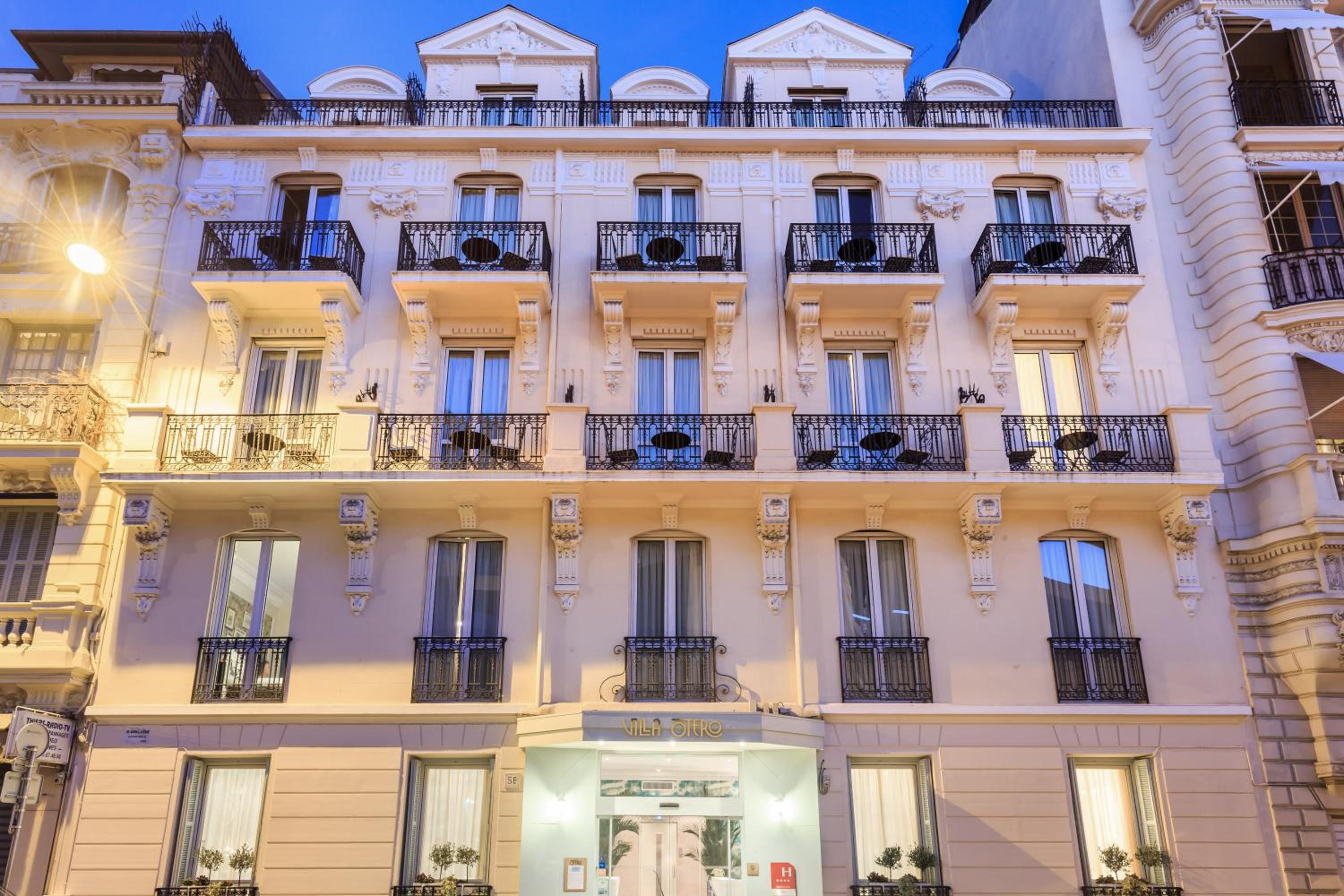 Superior Double or Twin Room with Terrace - Photo 8