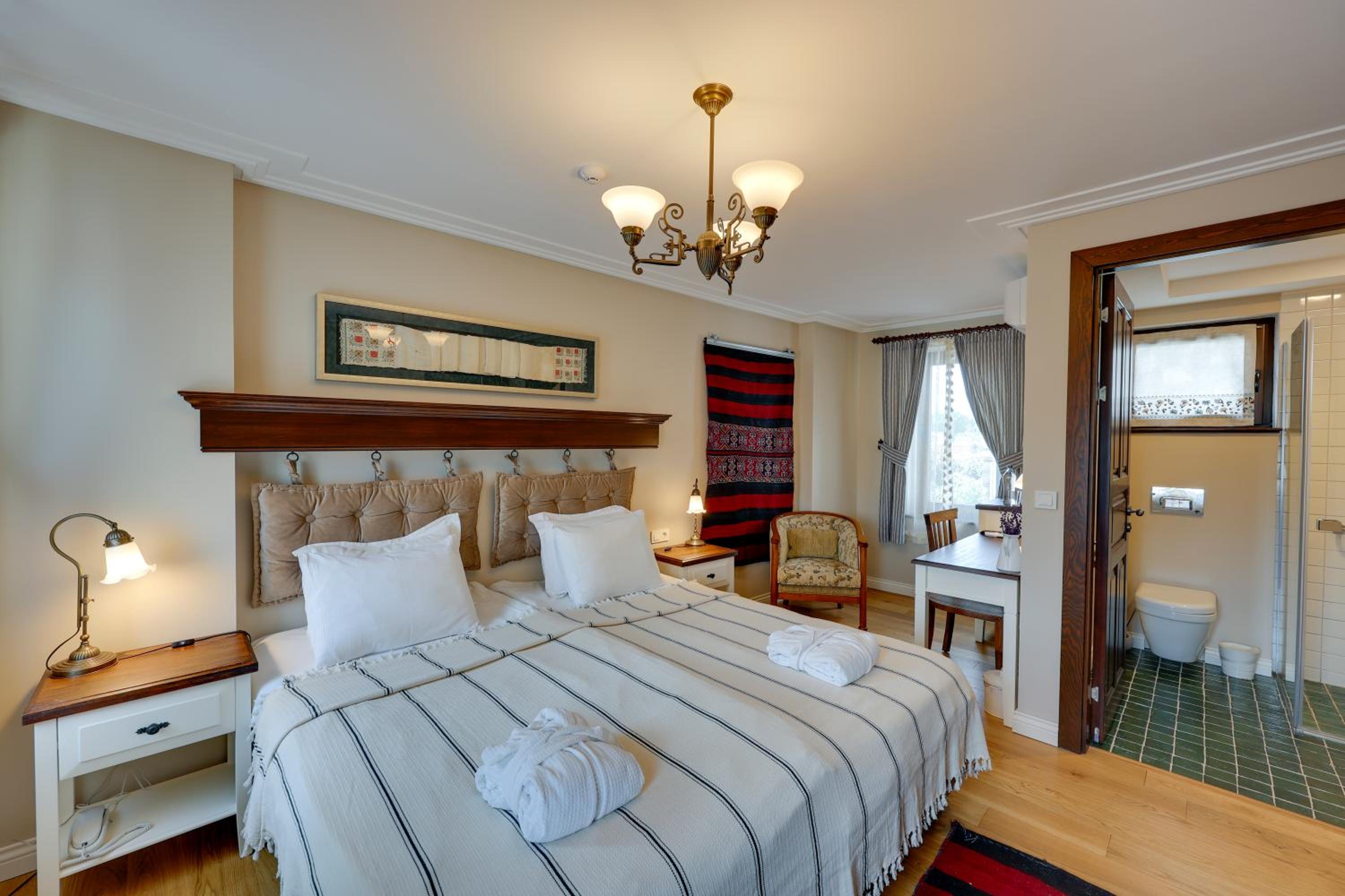 Deluxe Double or Twin Room photo 2