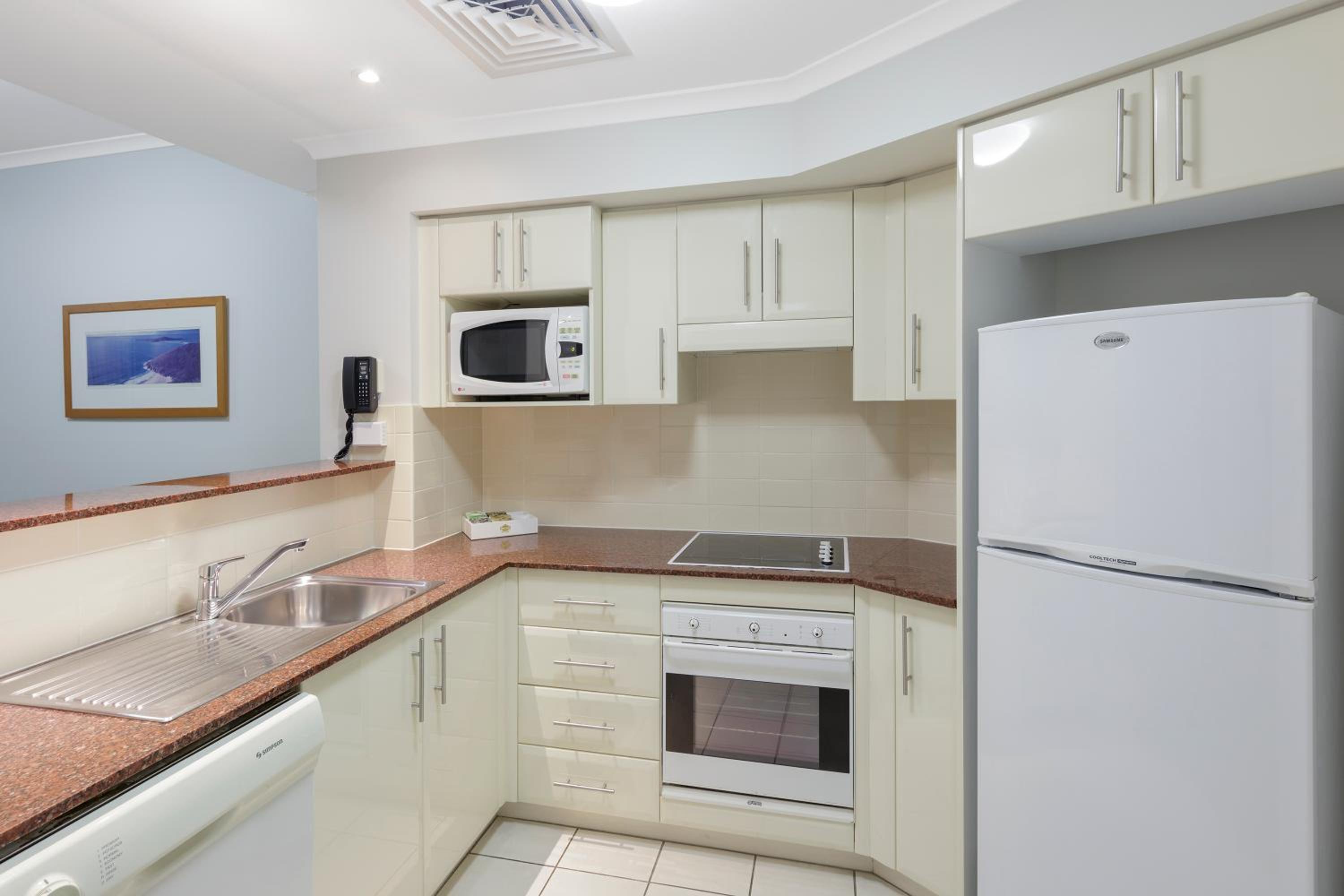 One Bedroom Standard (No View) - Photo 4