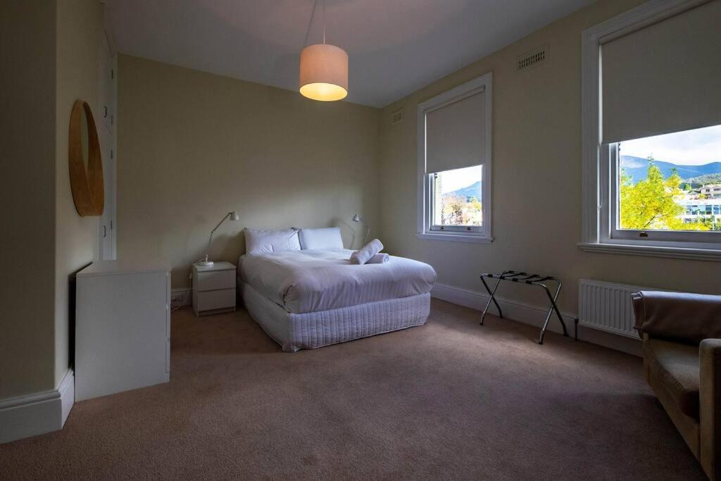 Four-Bedroom House photo 1