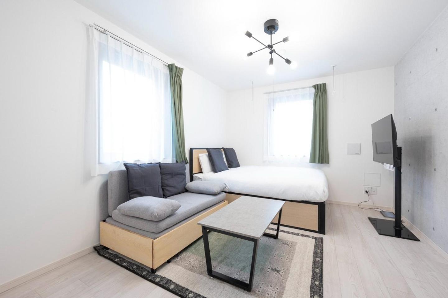 One-Bedroom Apartment photo 1