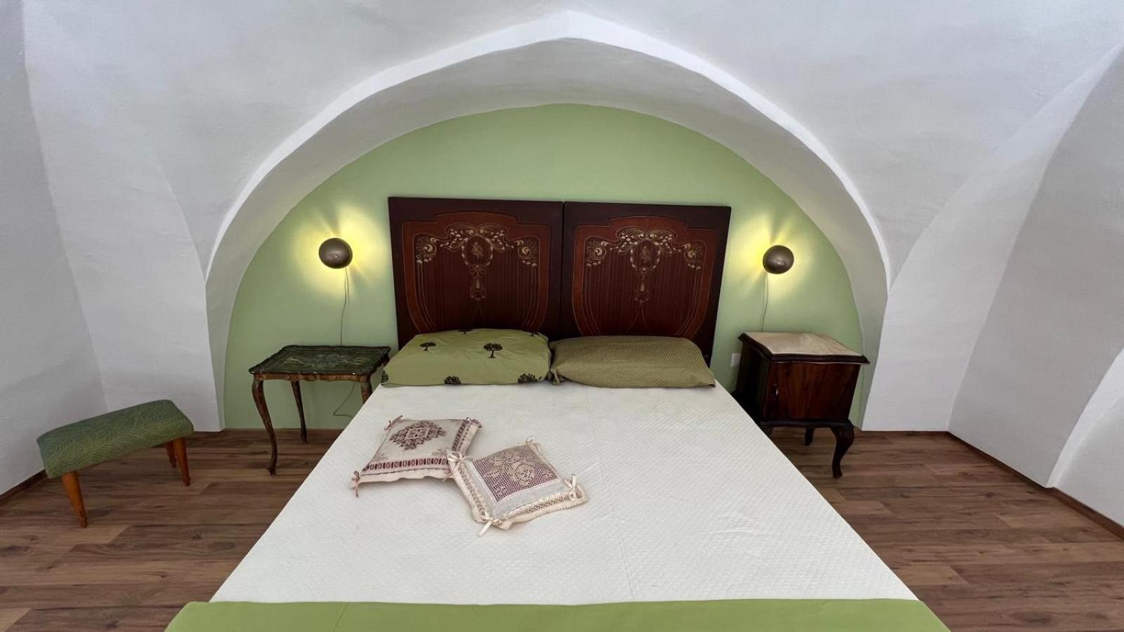One-Bedroom House photo 1