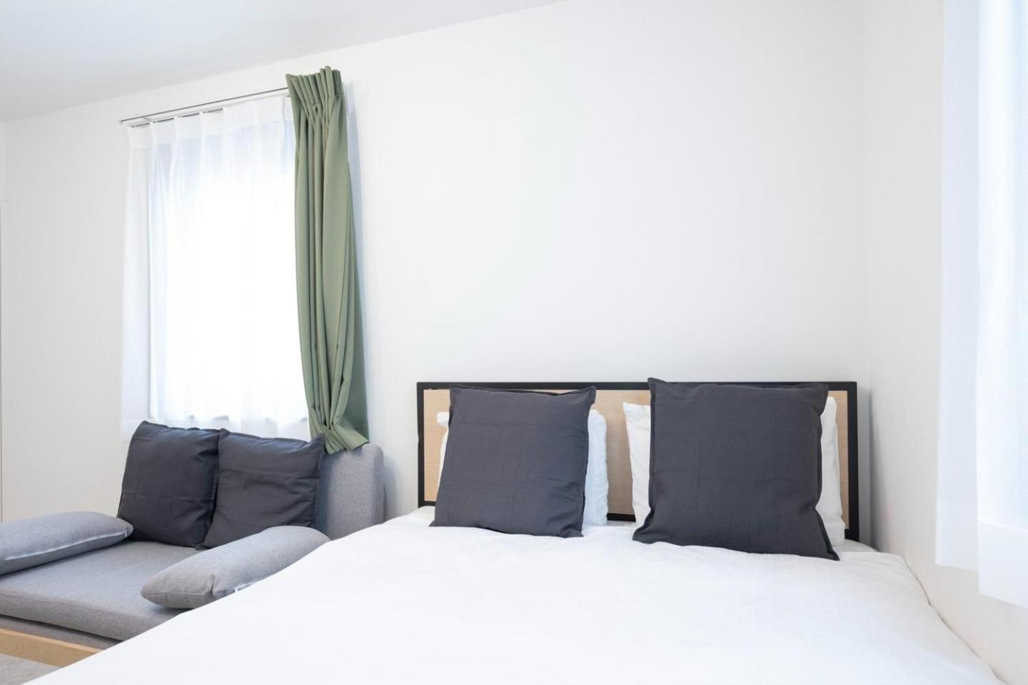 One-Bedroom Apartment photo 2