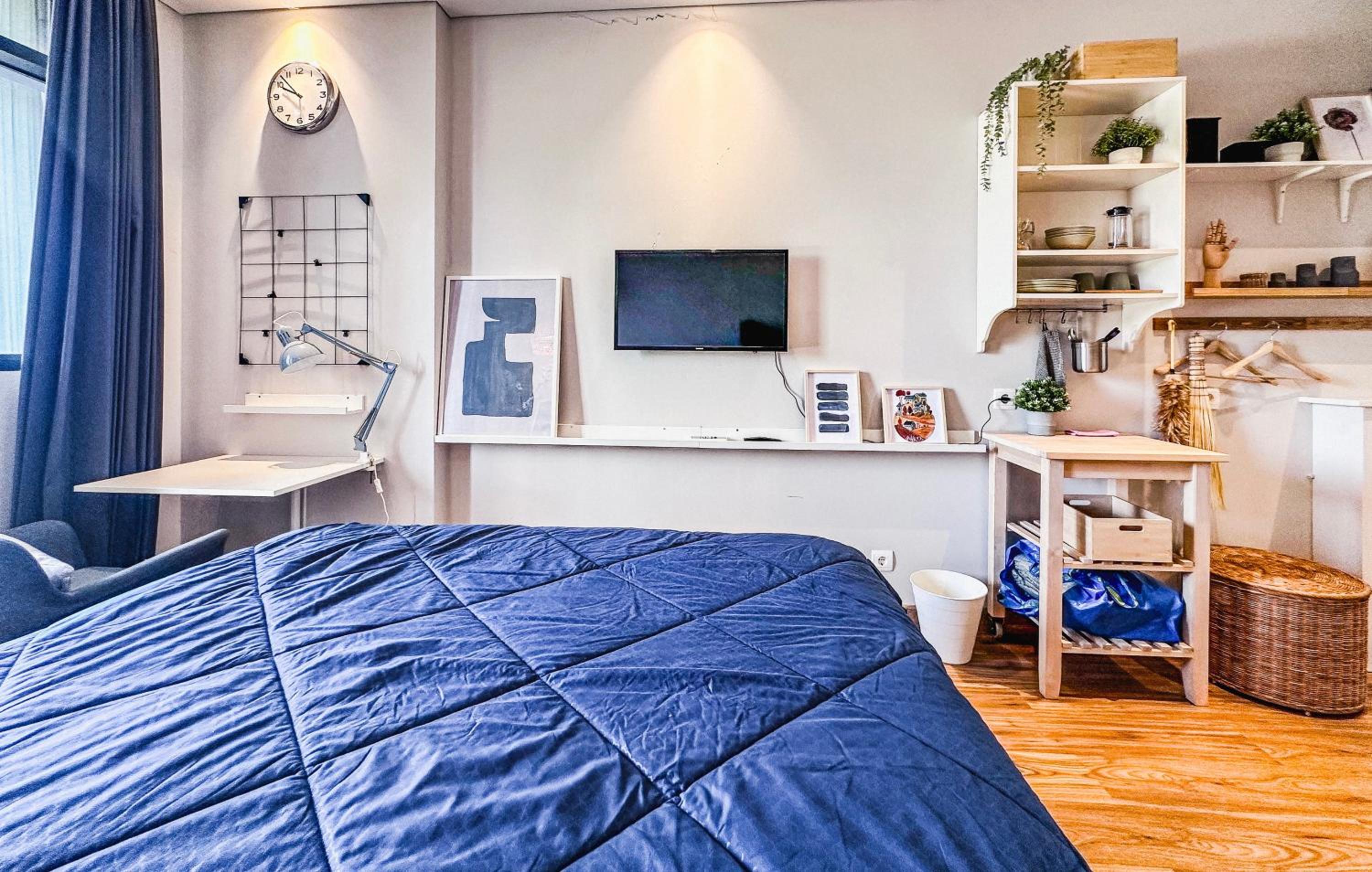 One-Bedroom Apartment - Photo 13