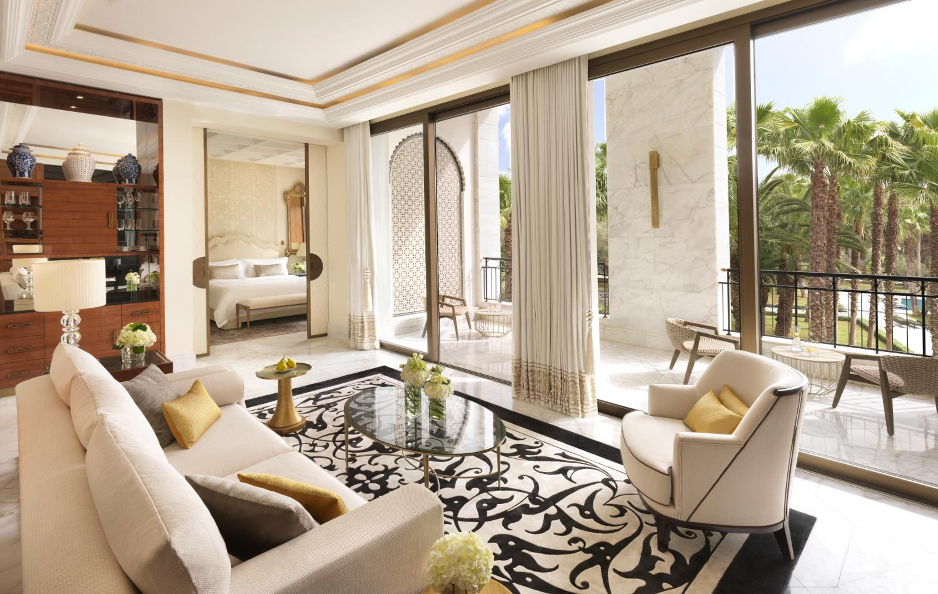 One-Bedroom Majestic King Suite with Garden View - Photo 3
