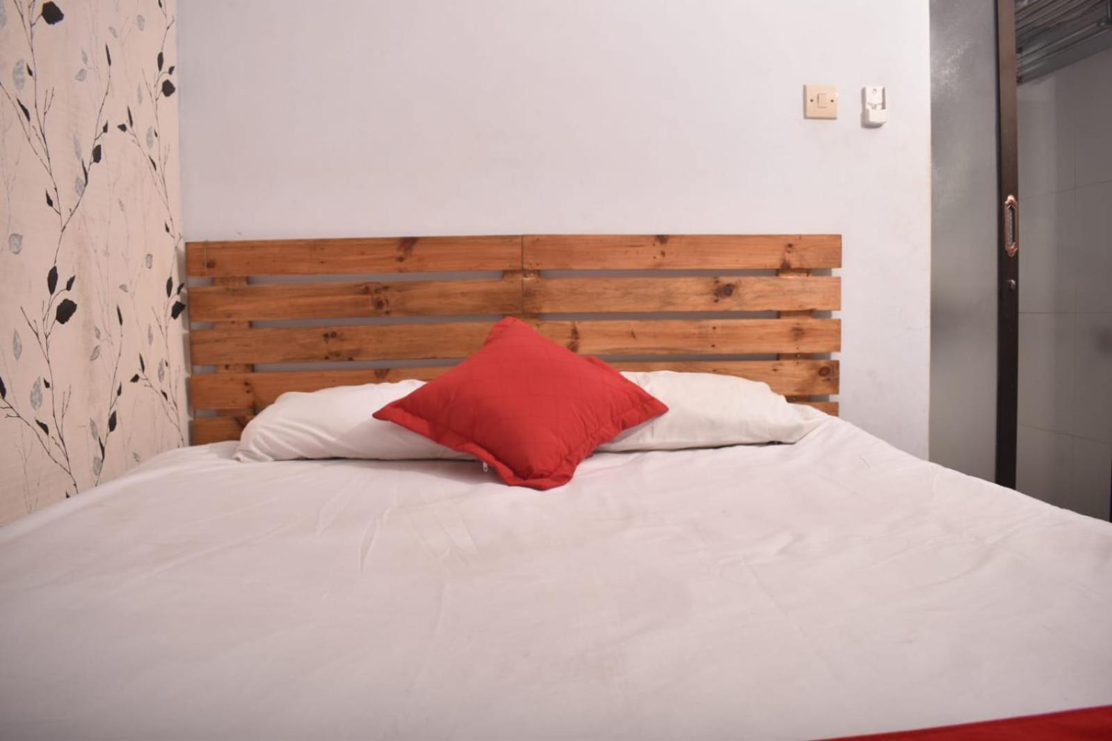 Deluxe Room (2 Adults + 1 Child) photo 1