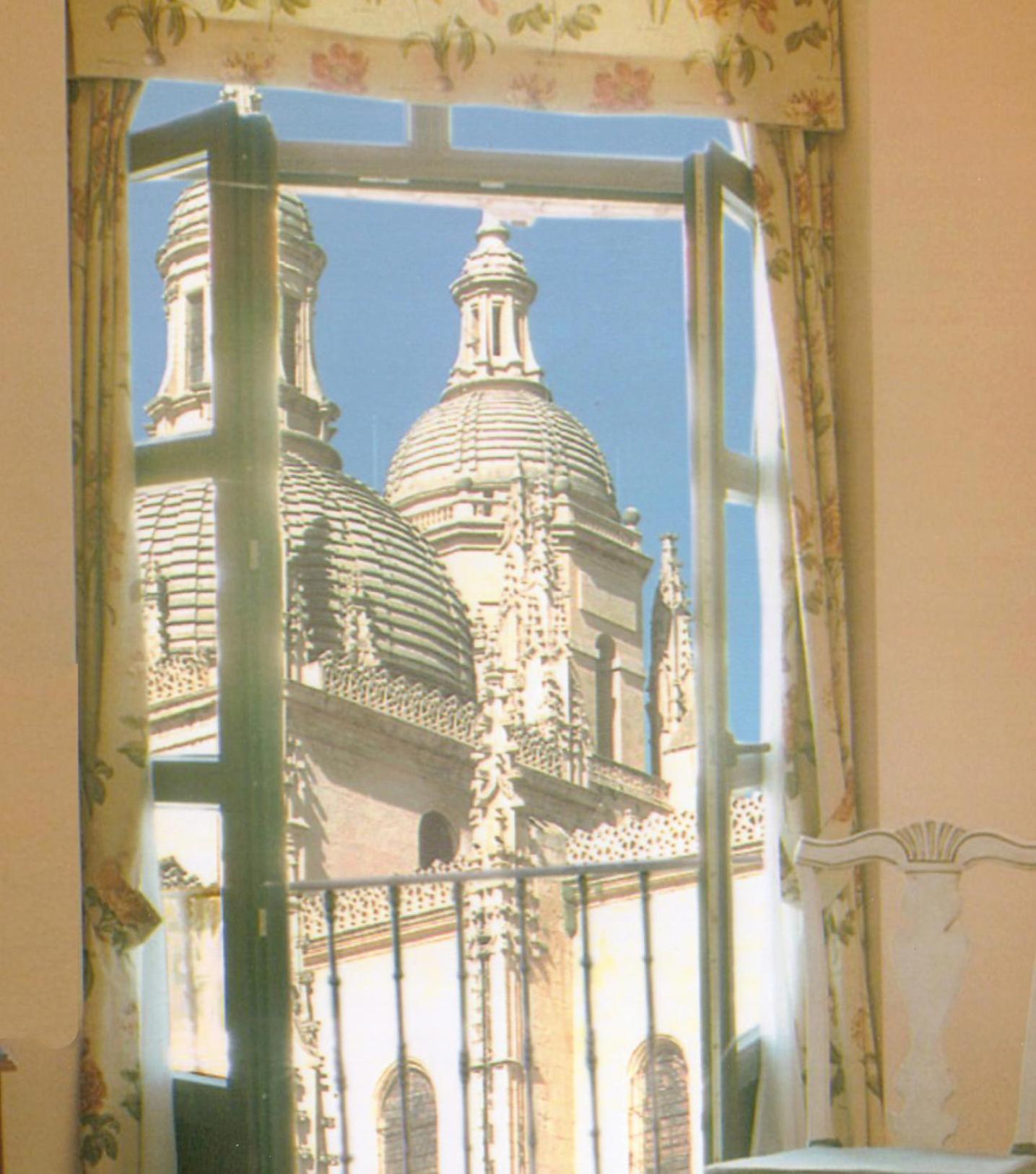 Double or Twin Room with View - Photo 3