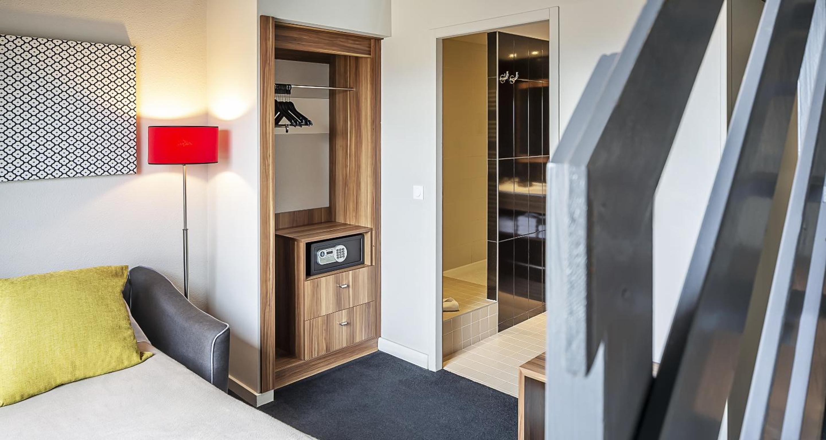 Superior Queen Room with Sofa Bed - Non-Smoking