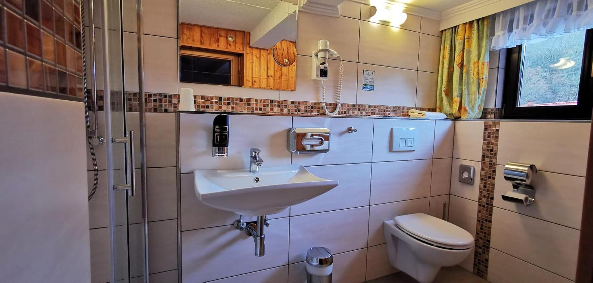Double Room - Photo 12