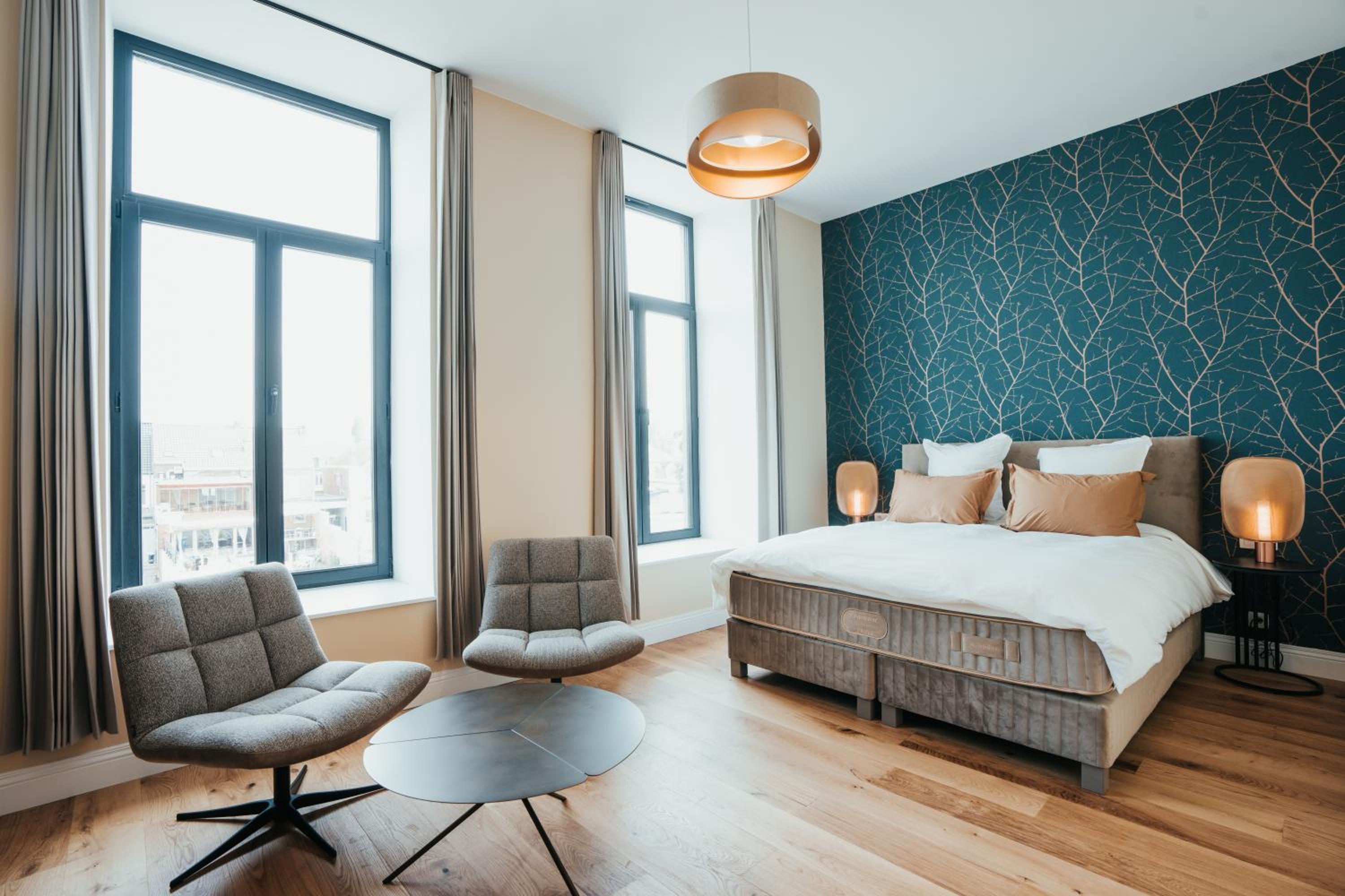 Deluxe King Room photo 1
