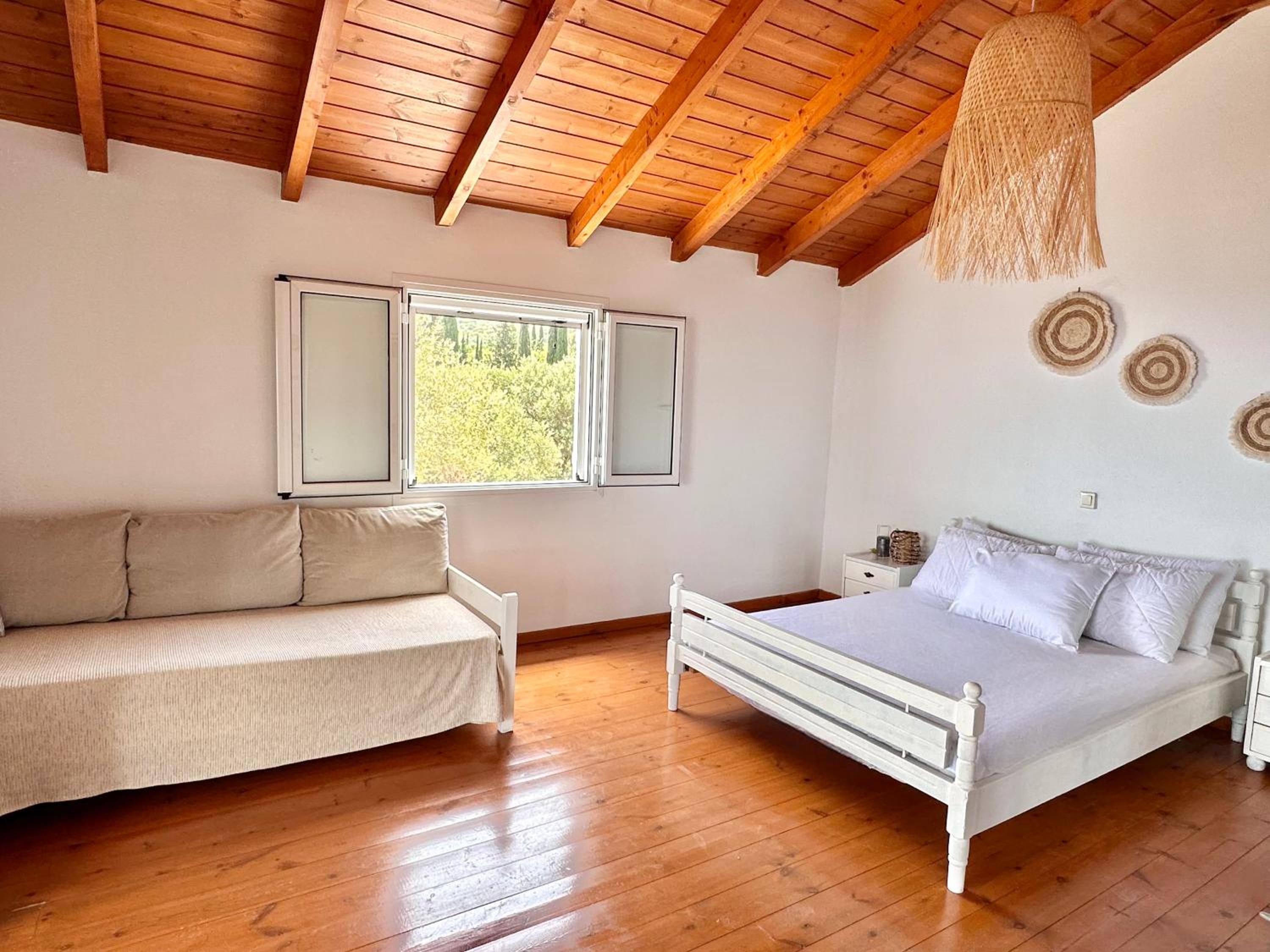 Three-Bedroom Villa photo 2