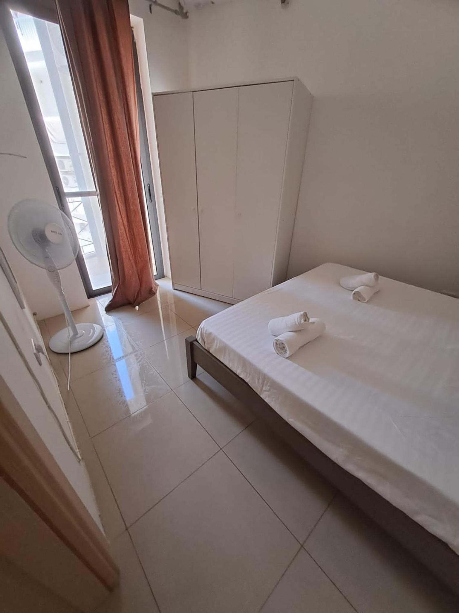 Apartment With Shared Bathroom