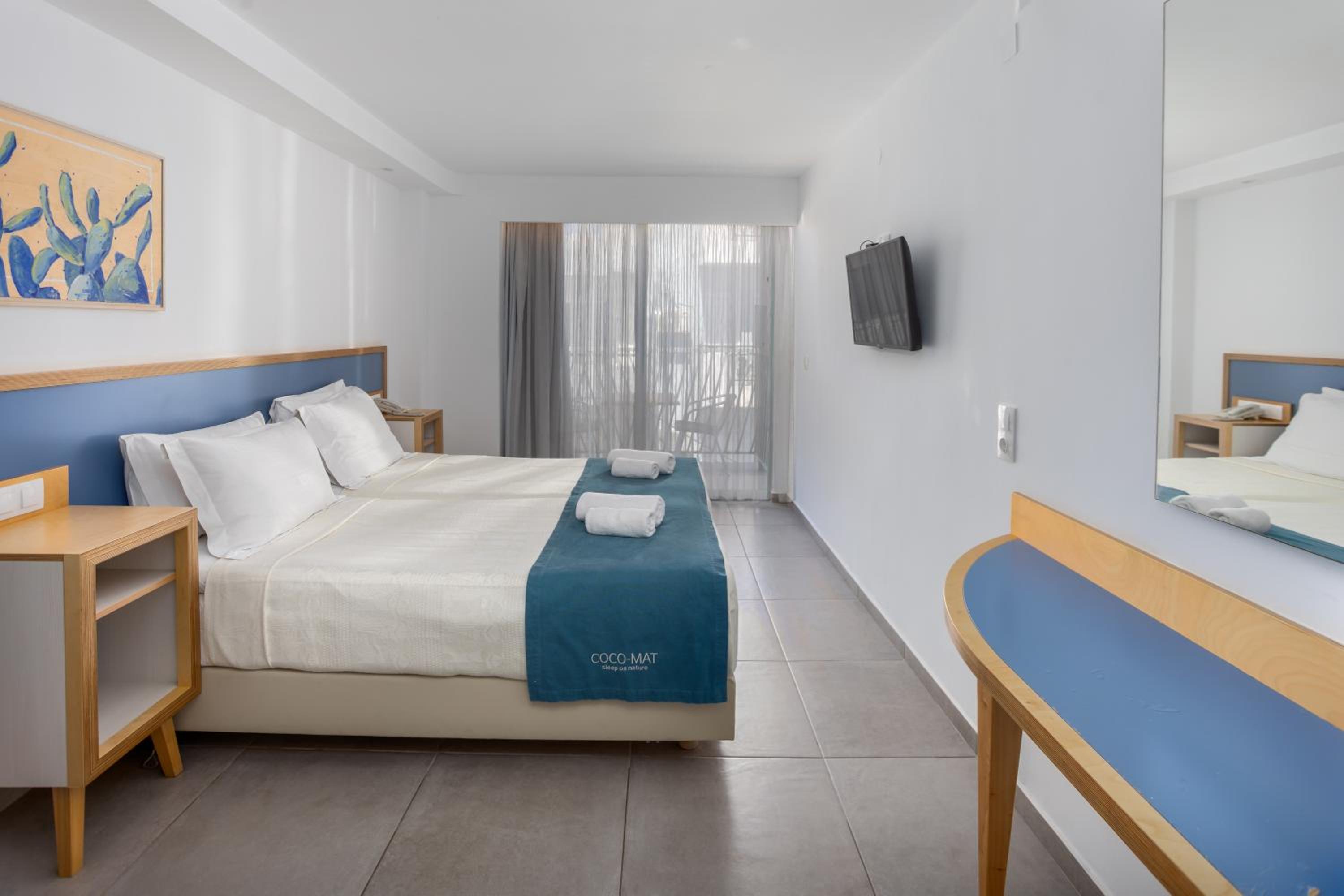 Standard Double Room with Side Sea View