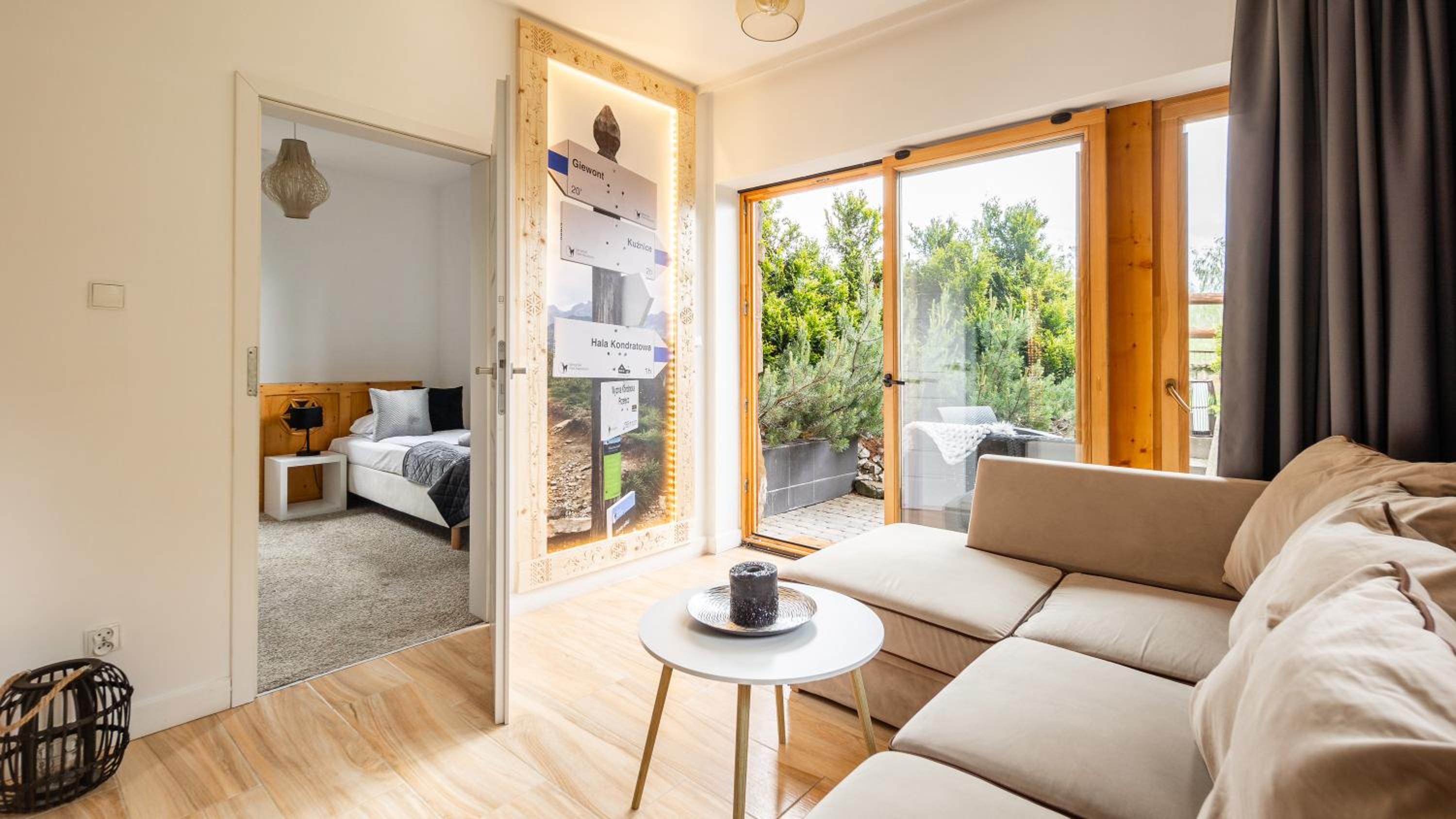 Apartment with Terrace photo 2